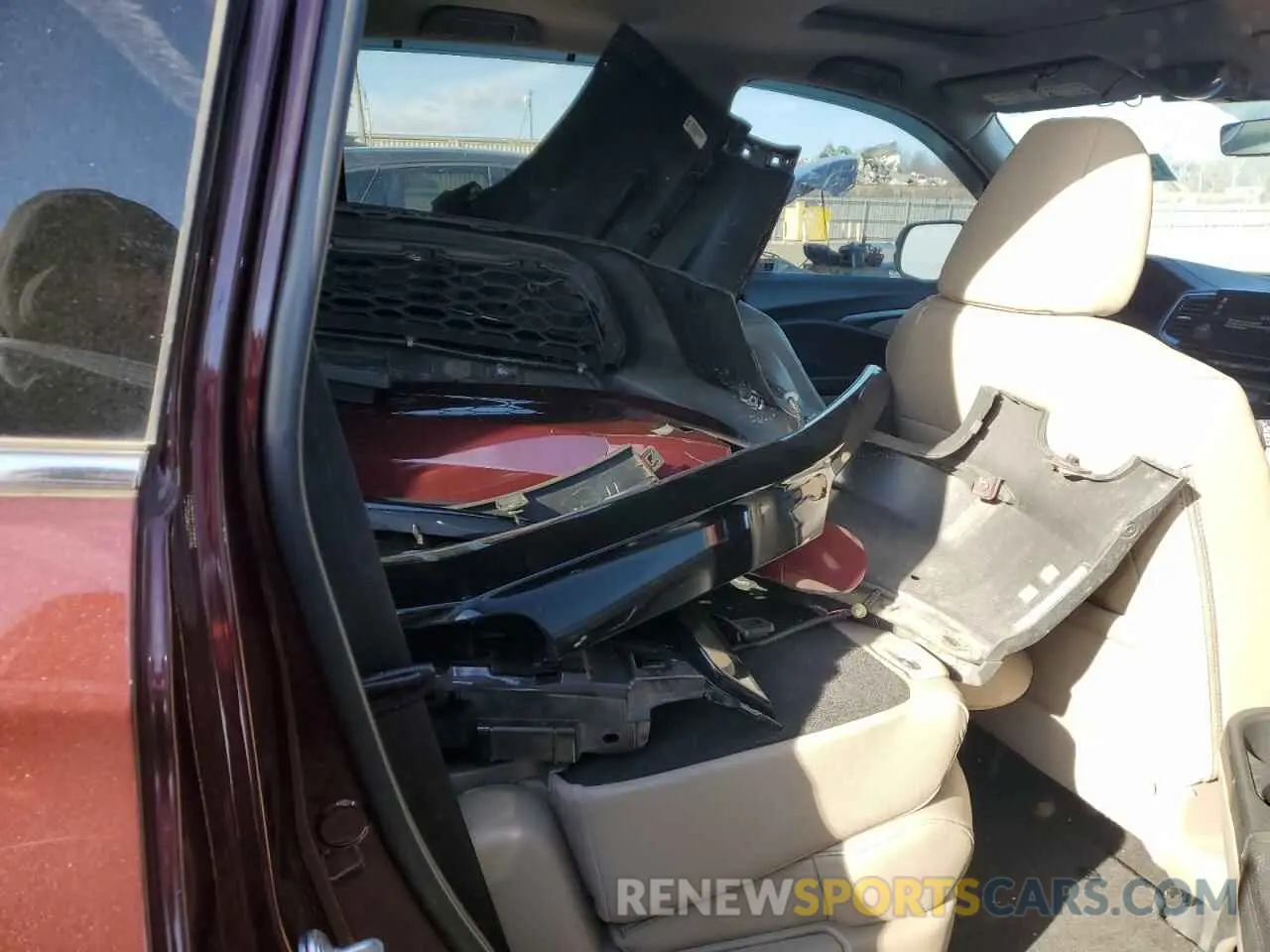 11 Photograph of a damaged car 5FNYF6H25NB033756 HONDA PILOT 2022
