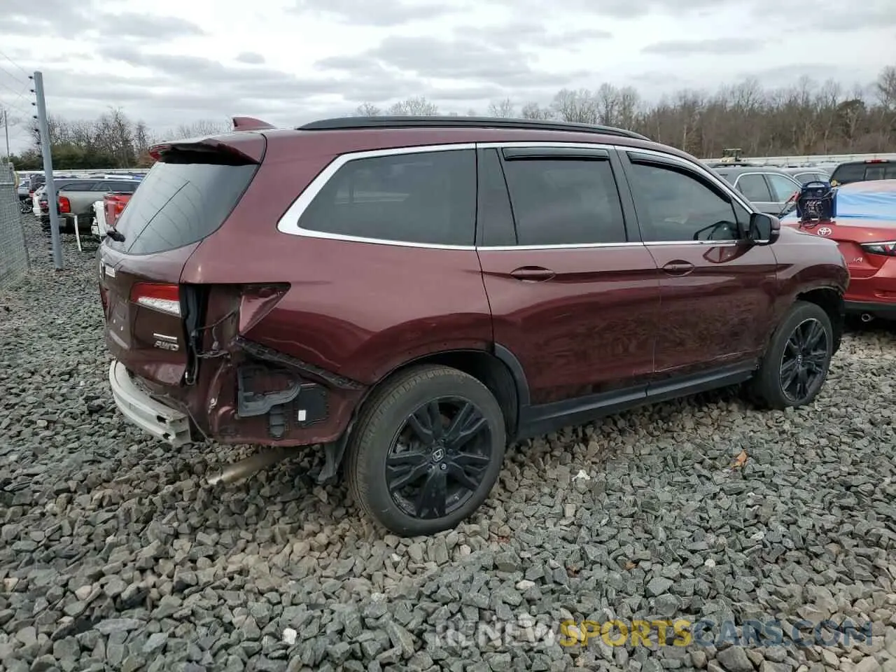 3 Photograph of a damaged car 5FNYF6H25NB033756 HONDA PILOT 2022
