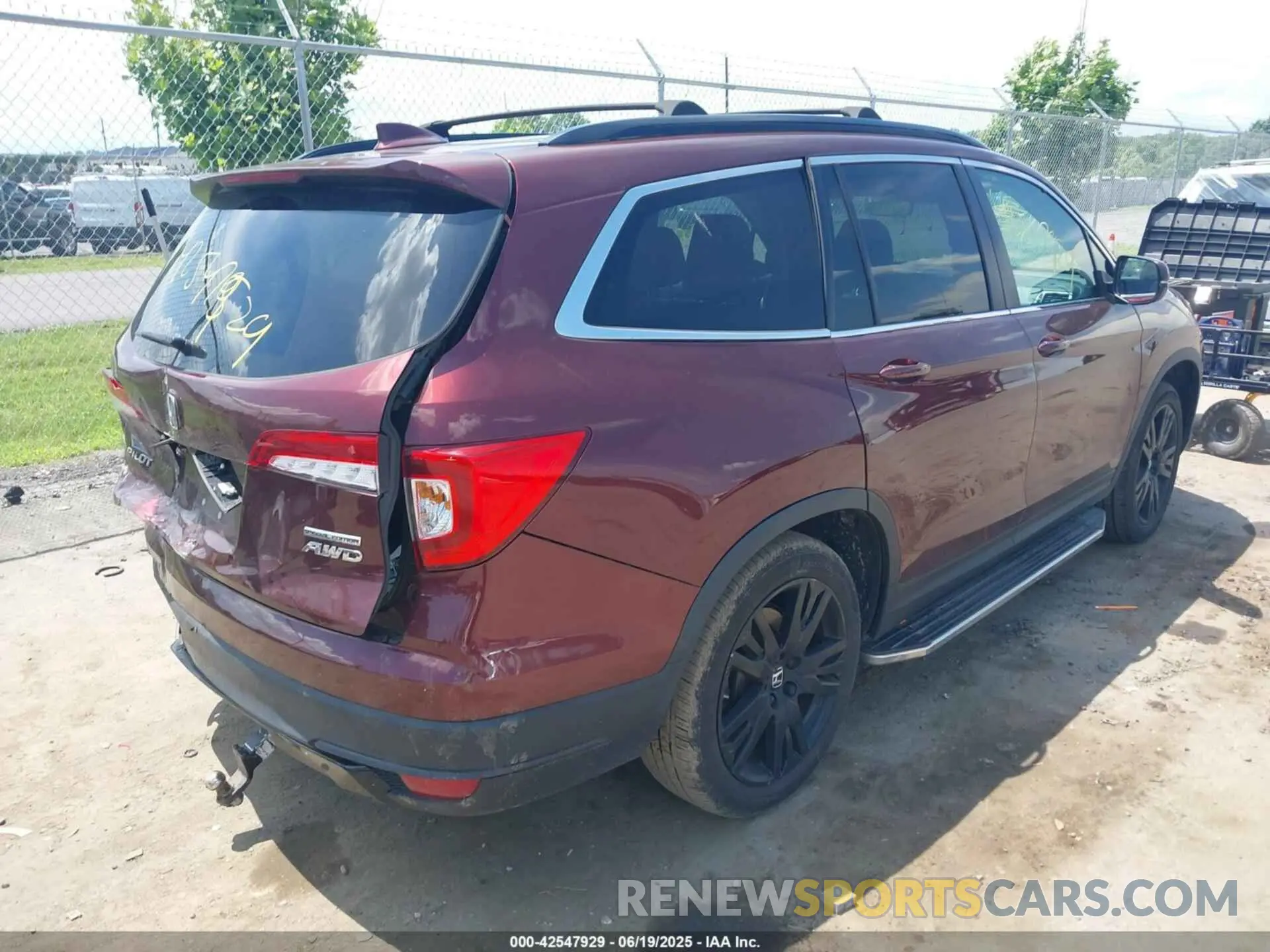 4 Photograph of a damaged car 5FNYF6H25NB043073 HONDA PILOT 2022