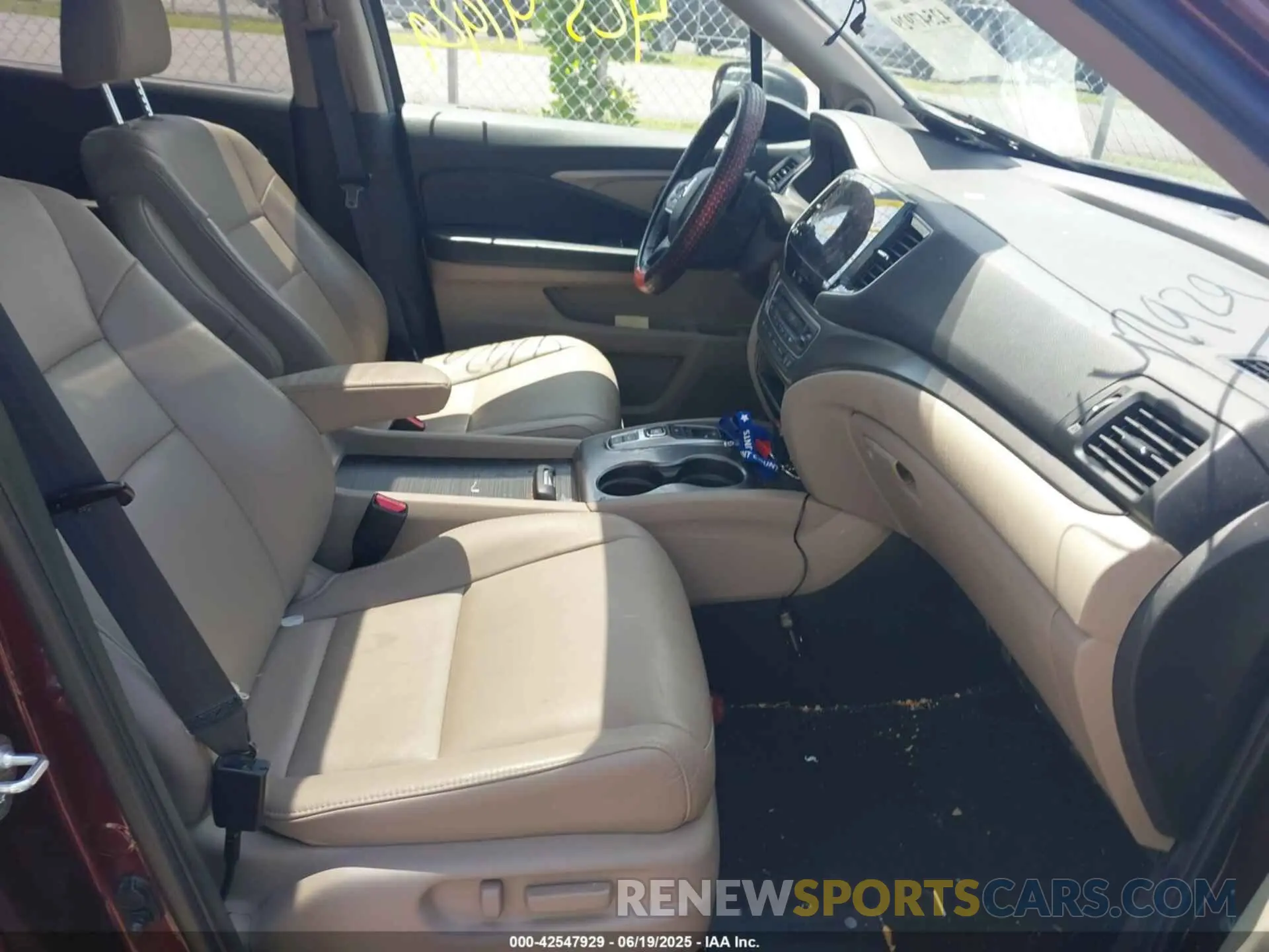 5 Photograph of a damaged car 5FNYF6H25NB043073 HONDA PILOT 2022