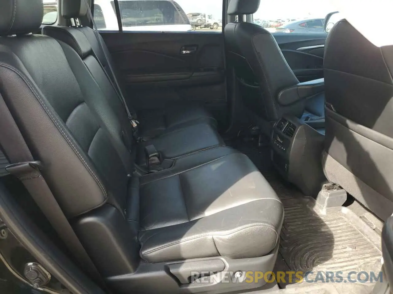 10 Photograph of a damaged car 5FNYF6H25NB055899 HONDA PILOT 2022