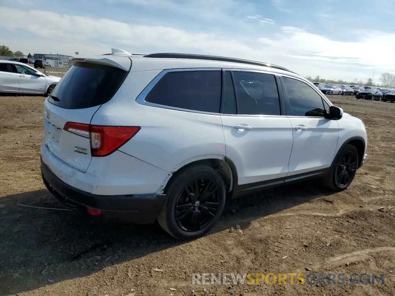 3 Photograph of a damaged car 5FNYF6H25NB078017 HONDA PILOT 2022