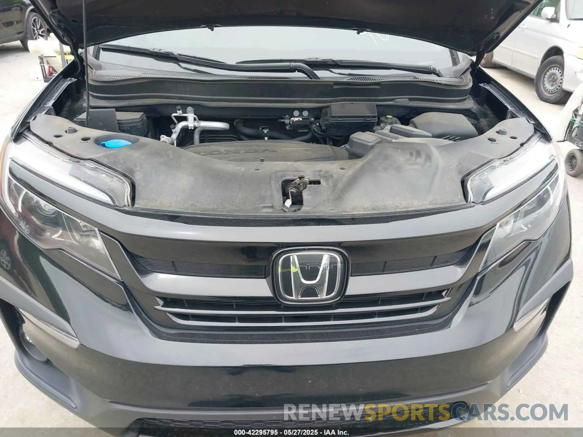 10 Photograph of a damaged car 5FNYF6H25NB083752 HONDA PILOT 2022