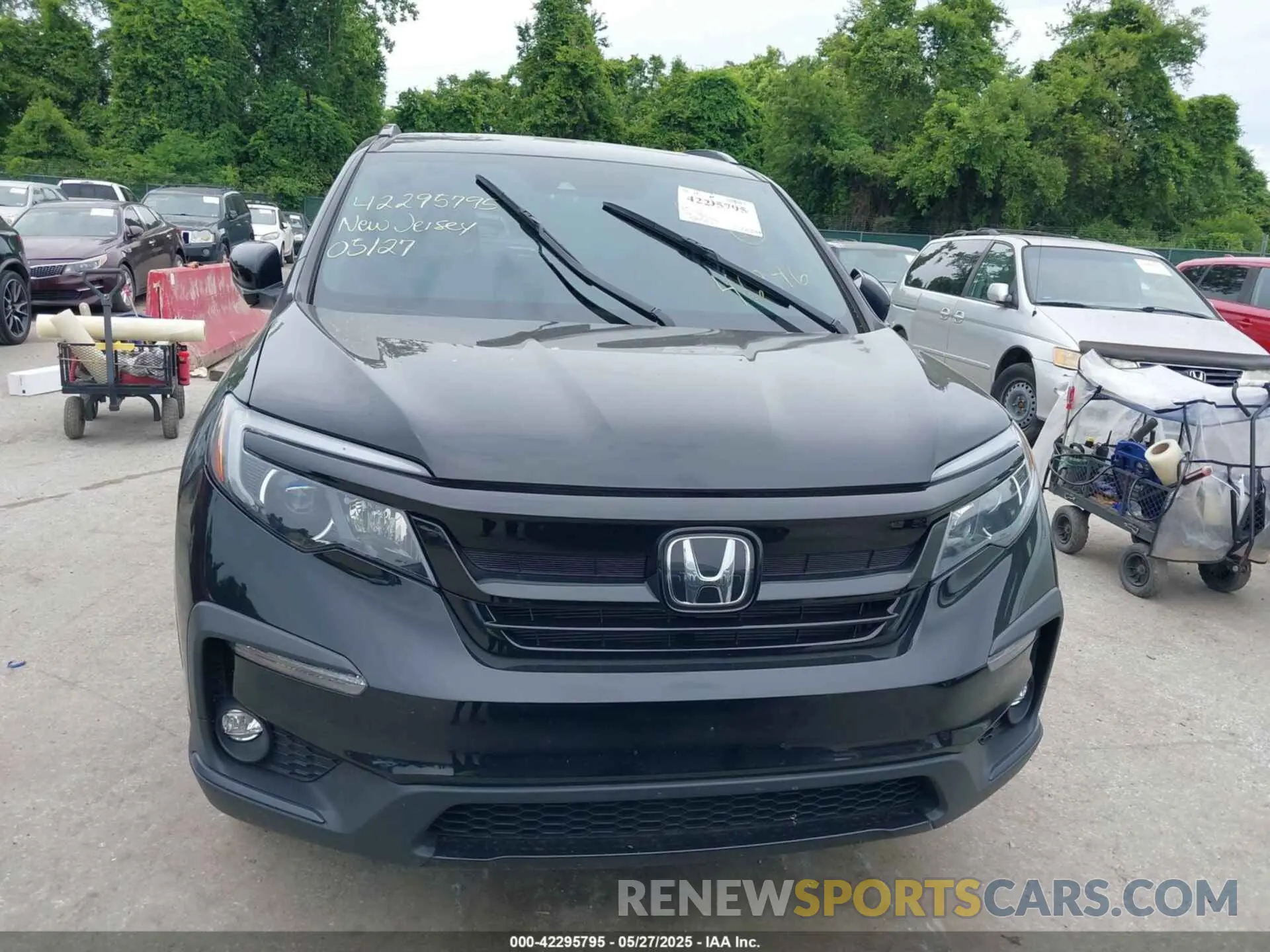 12 Photograph of a damaged car 5FNYF6H25NB083752 HONDA PILOT 2022