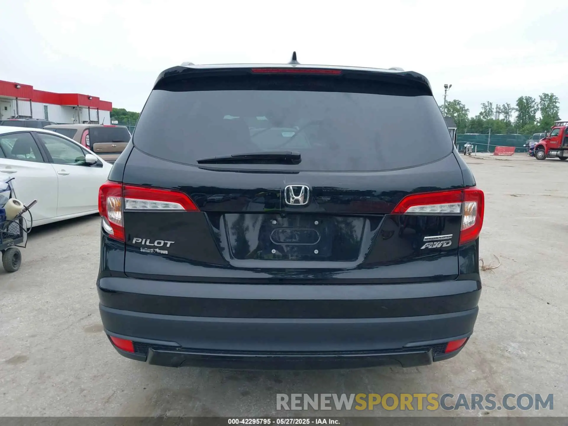 16 Photograph of a damaged car 5FNYF6H25NB083752 HONDA PILOT 2022