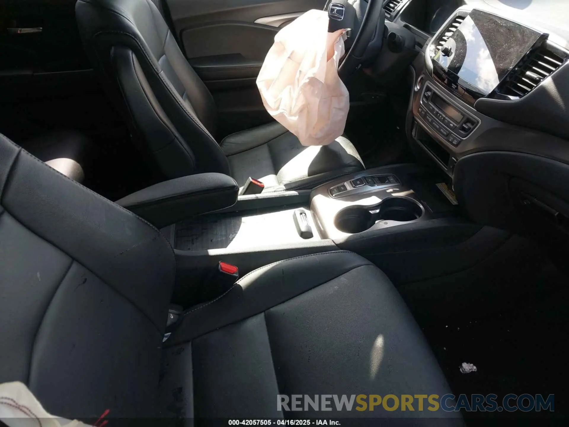 5 Photograph of a damaged car 5FNYF6H25NB096680 HONDA PILOT 2022