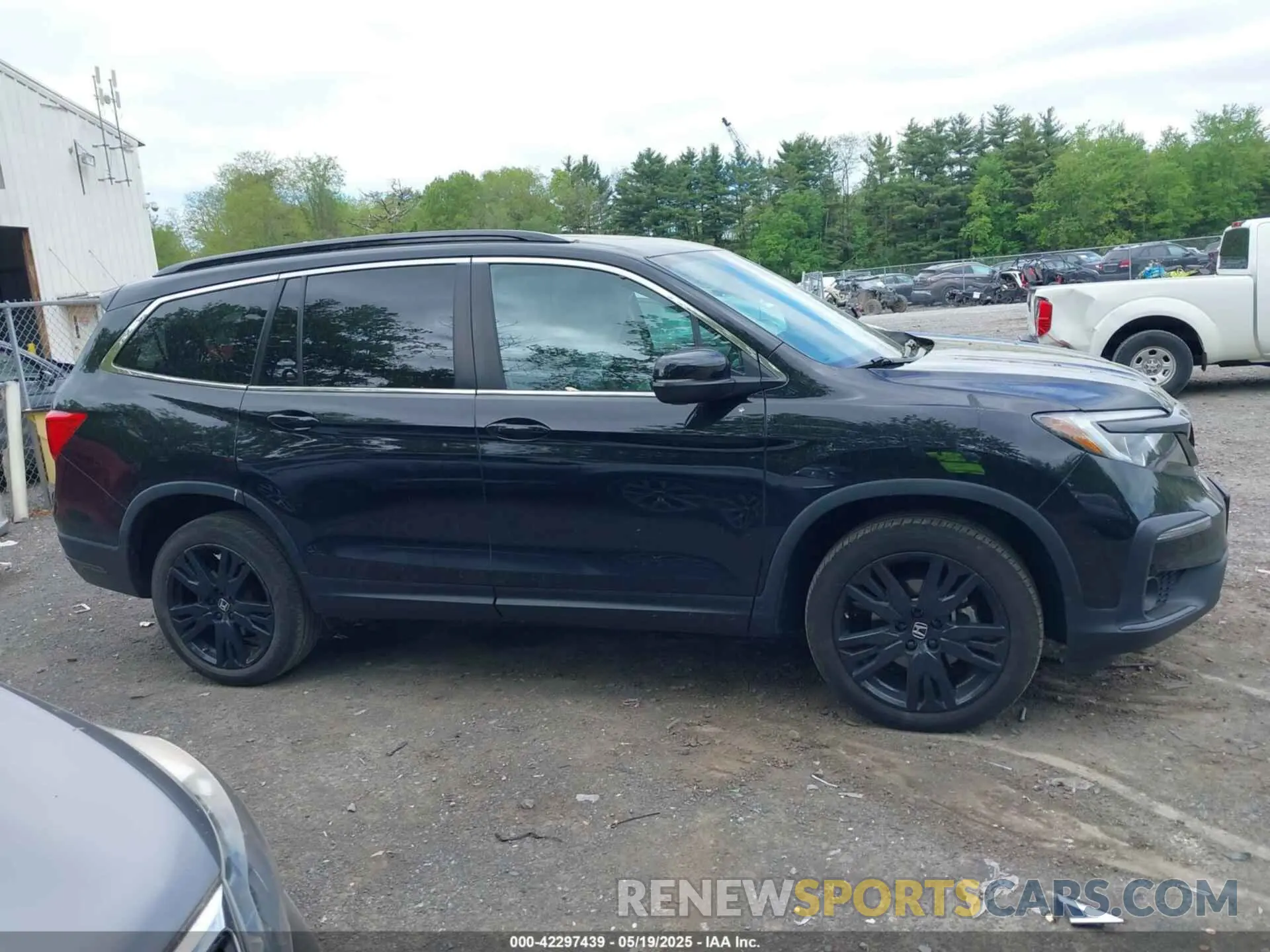 13 Photograph of a damaged car 5FNYF6H27NB005196 HONDA PILOT 2022