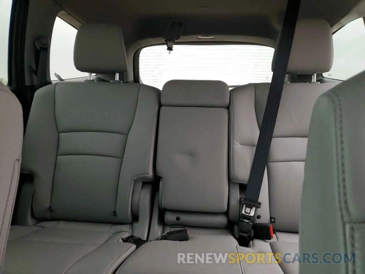 10 Photograph of a damaged car 5FNYF6H27NB033838 HONDA PILOT 2022