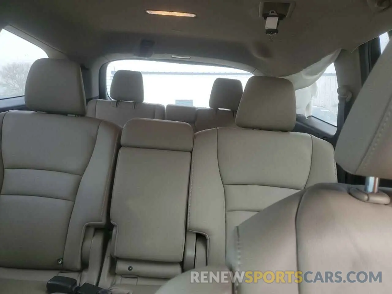 10 Photograph of a damaged car 5FNYF6H27NB081159 HONDA PILOT 2022