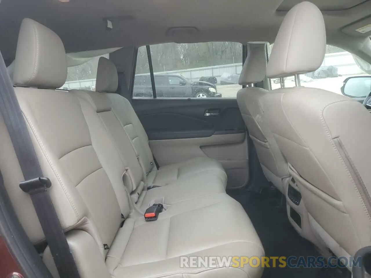 11 Photograph of a damaged car 5FNYF6H27NB081159 HONDA PILOT 2022