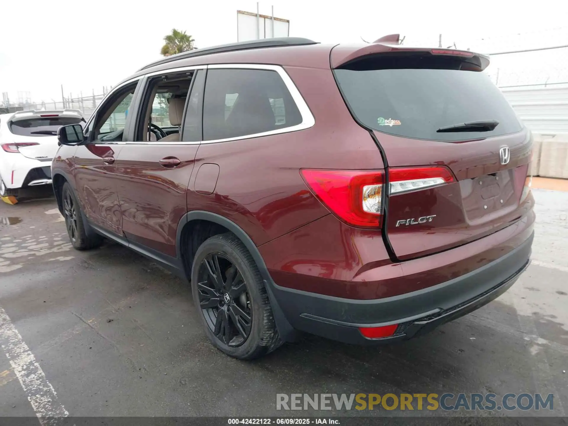 3 Photograph of a damaged car 5FNYF6H29NB084385 HONDA PILOT 2022