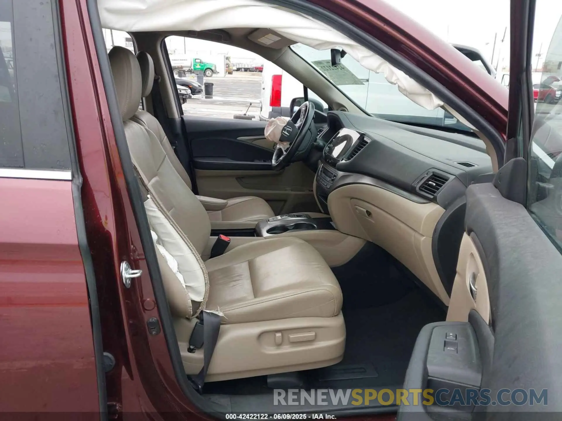5 Photograph of a damaged car 5FNYF6H29NB084385 HONDA PILOT 2022