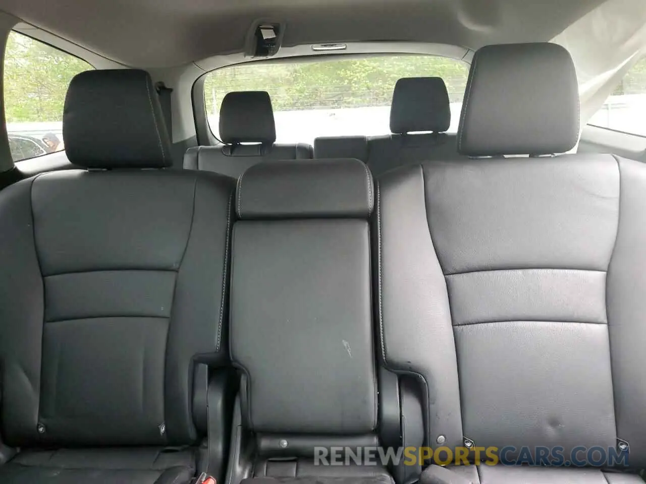 10 Photograph of a damaged car 5FNYF6H2XNB069913 HONDA PILOT 2022