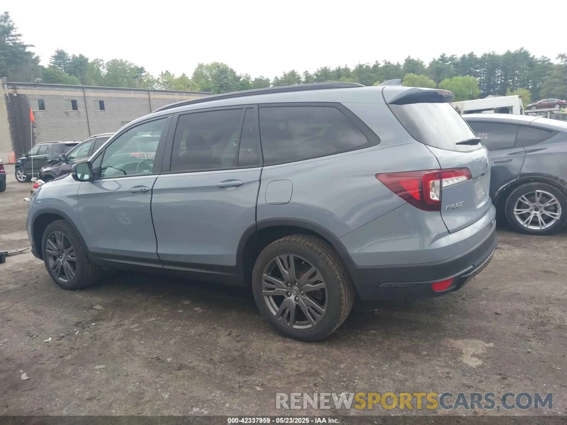 14 Photograph of a damaged car 5FNYF6H31NB038980 HONDA PILOT 2022