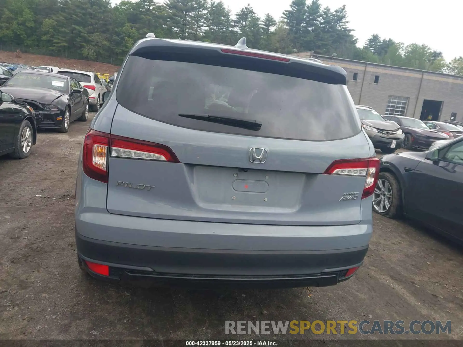 16 Photograph of a damaged car 5FNYF6H31NB038980 HONDA PILOT 2022