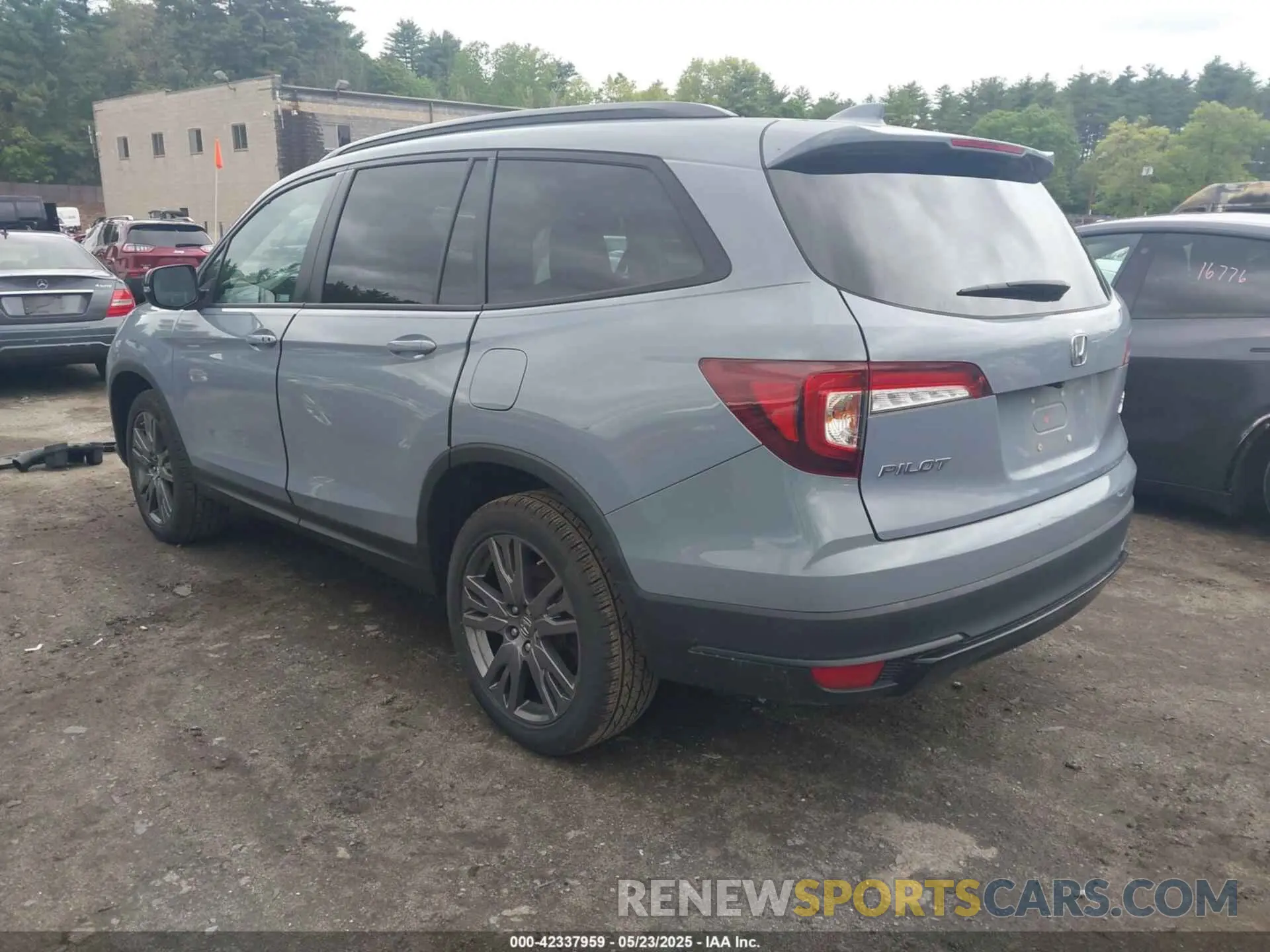 3 Photograph of a damaged car 5FNYF6H31NB038980 HONDA PILOT 2022