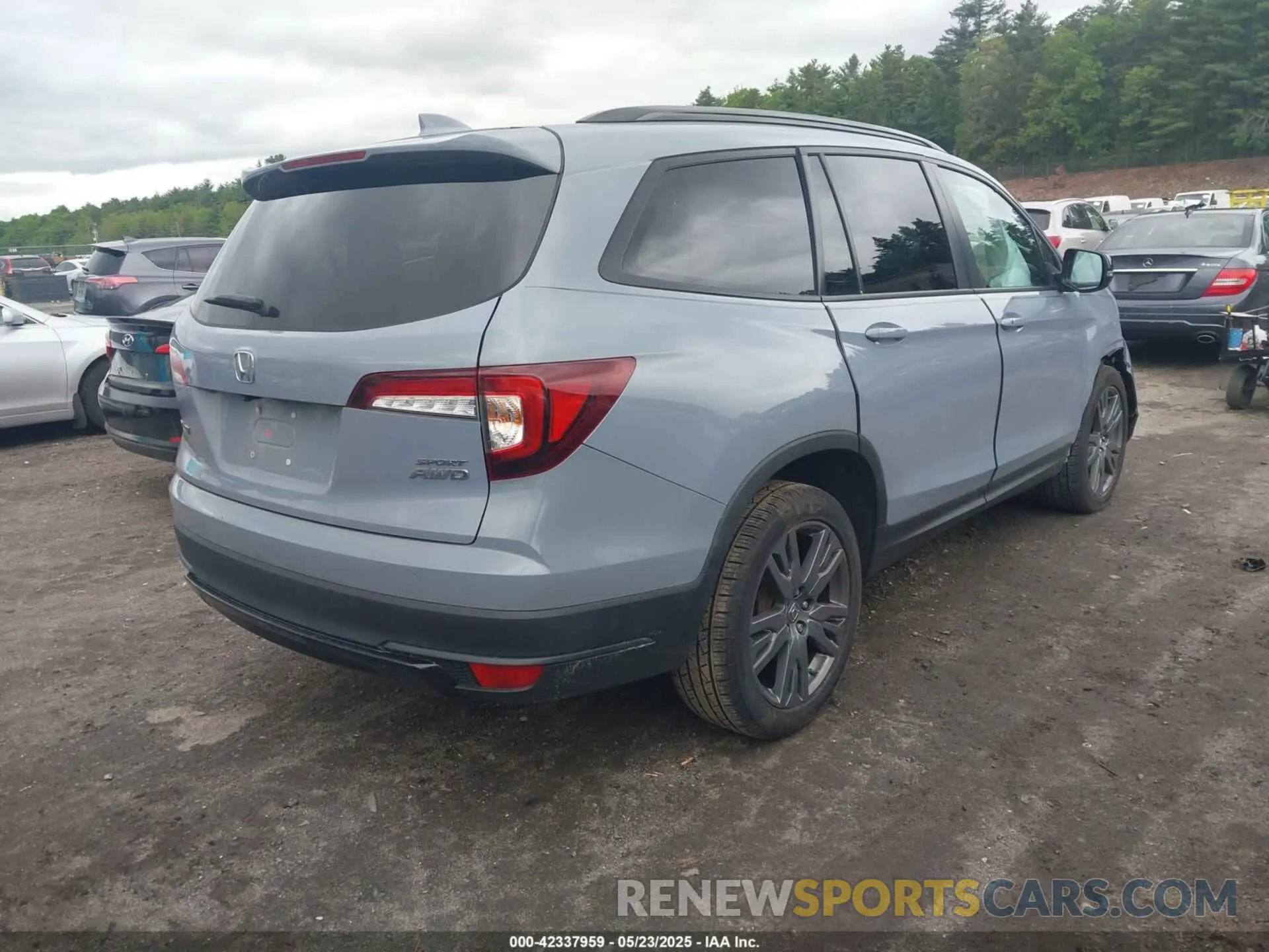 4 Photograph of a damaged car 5FNYF6H31NB038980 HONDA PILOT 2022