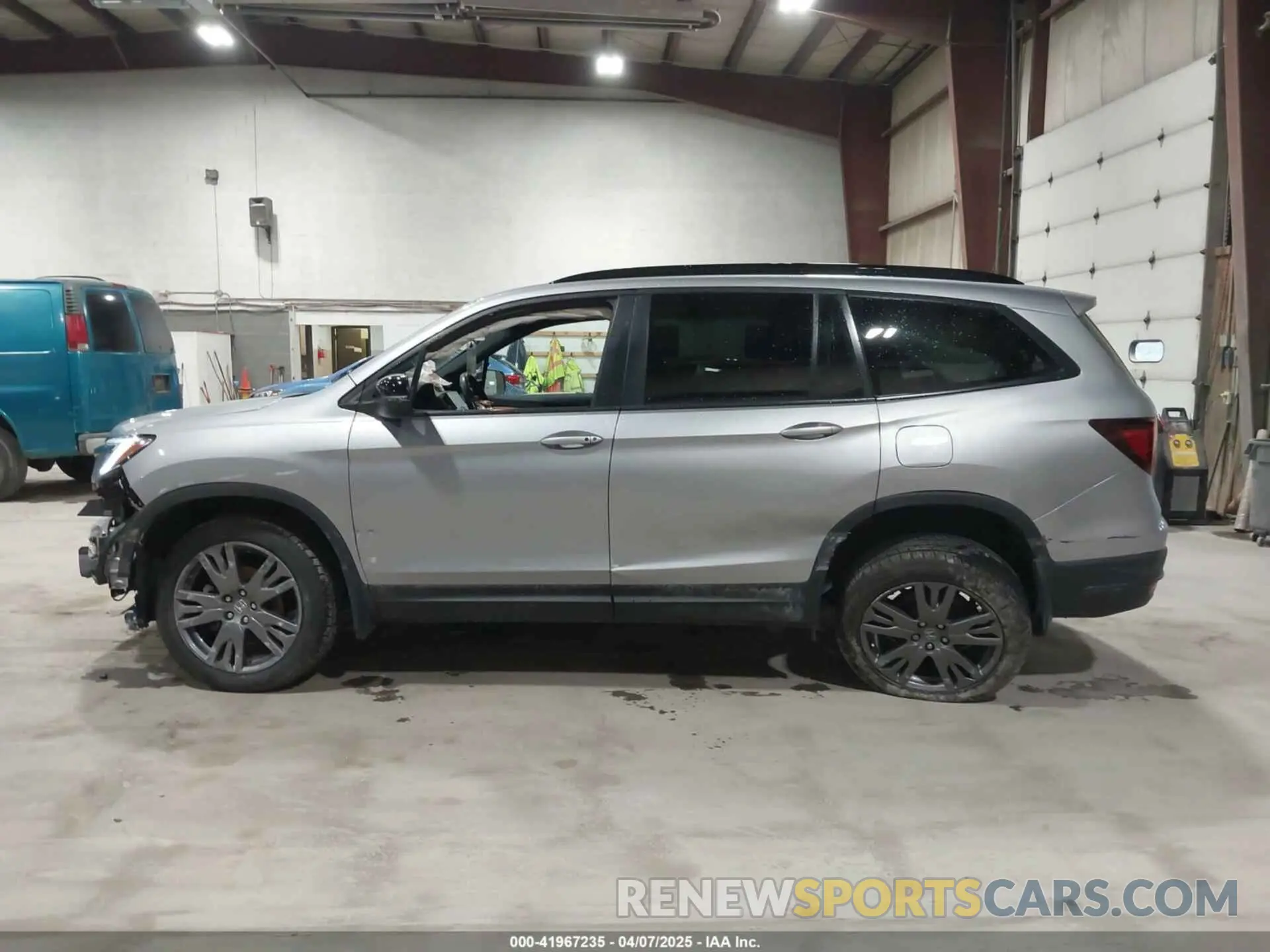 15 Photograph of a damaged car 5FNYF6H32NB068845 HONDA PILOT 2022