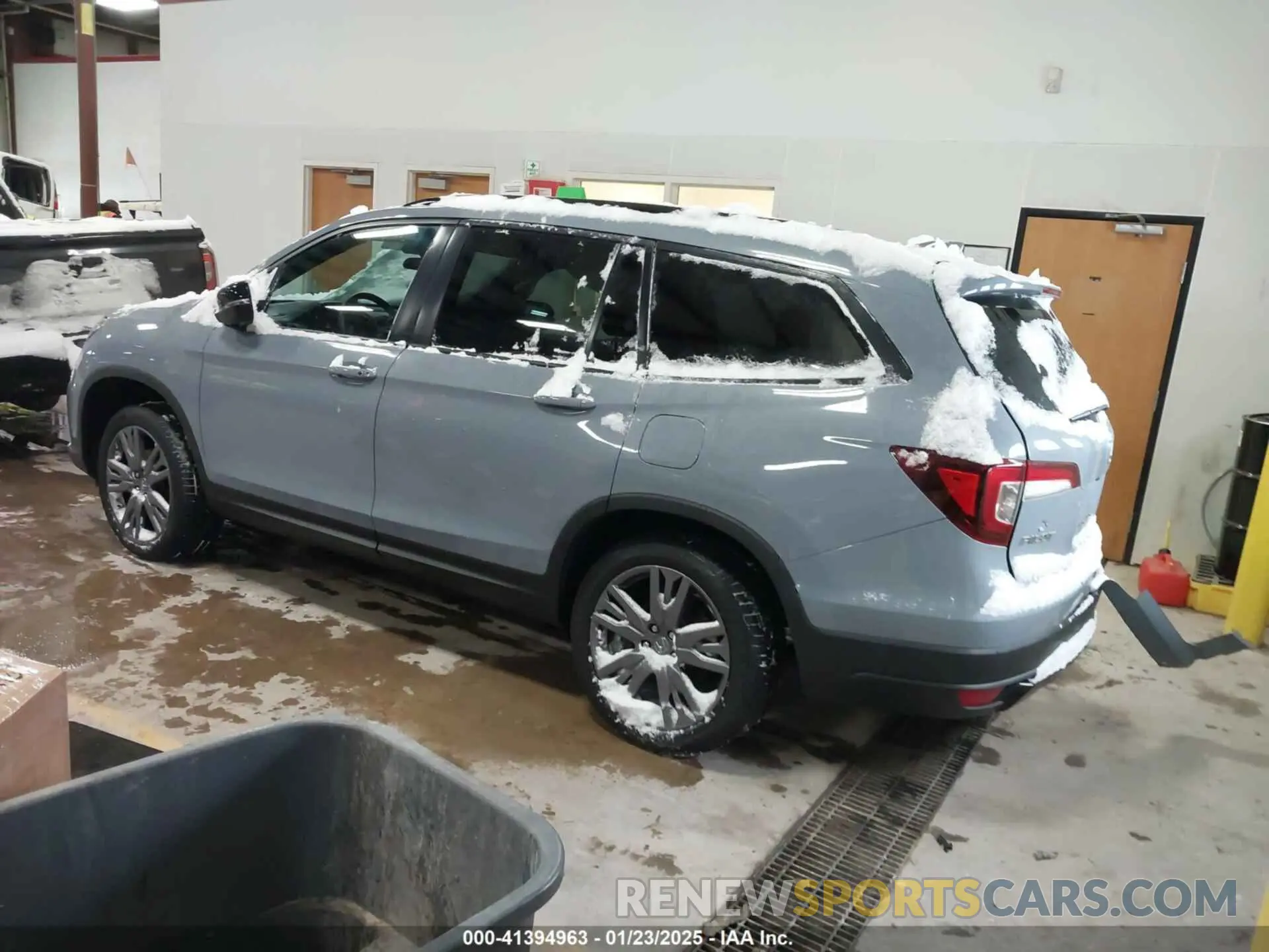 3 Photograph of a damaged car 5FNYF6H33NB035854 HONDA PILOT 2022