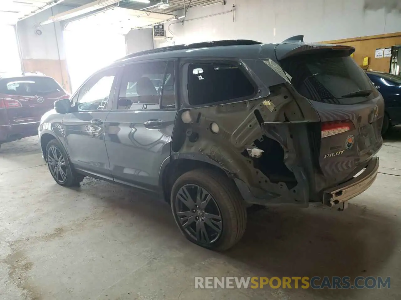2 Photograph of a damaged car 5FNYF6H35NB066409 HONDA PILOT 2022