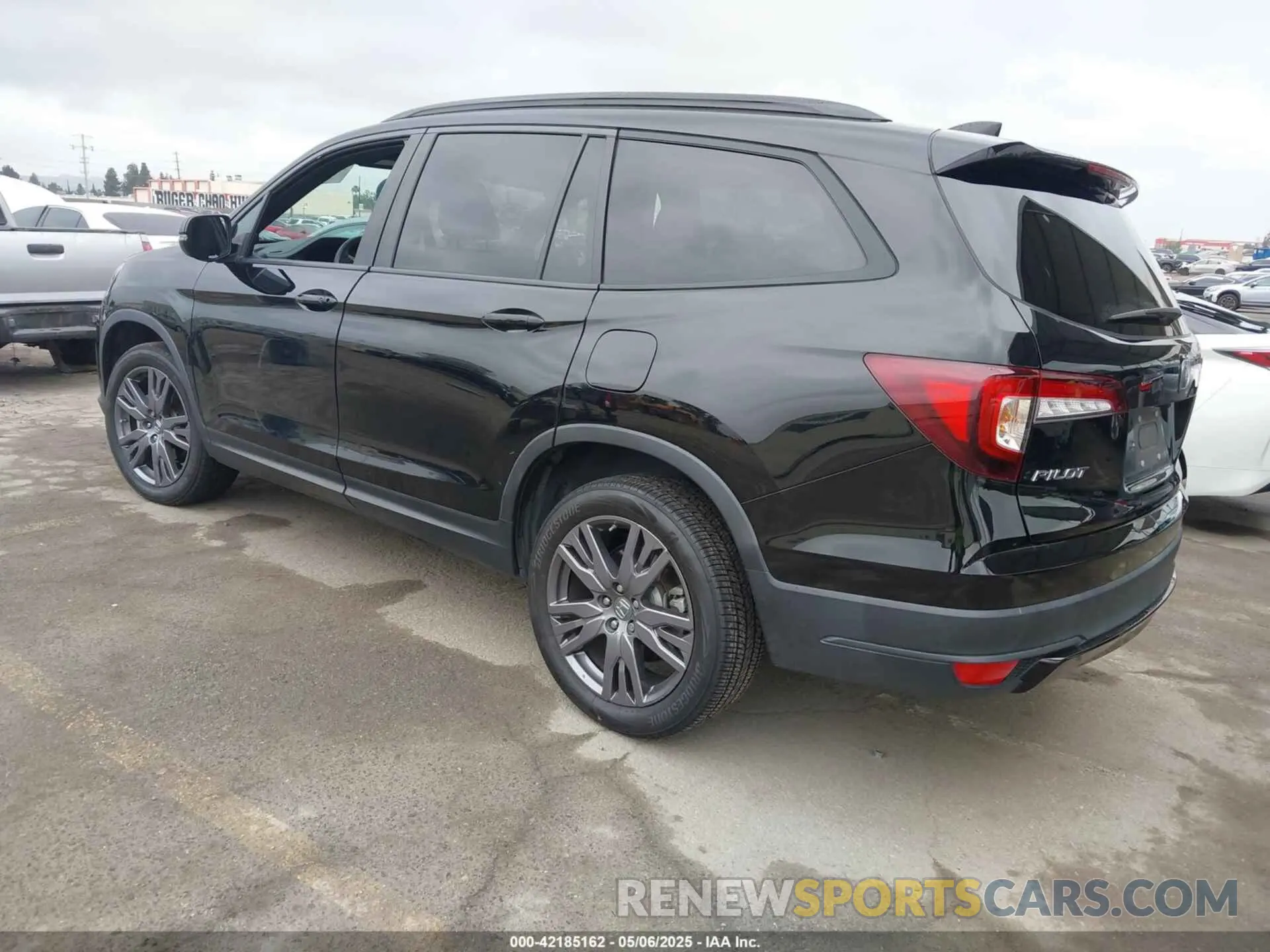 3 Photograph of a damaged car 5FNYF6H38NB059356 HONDA PILOT 2022