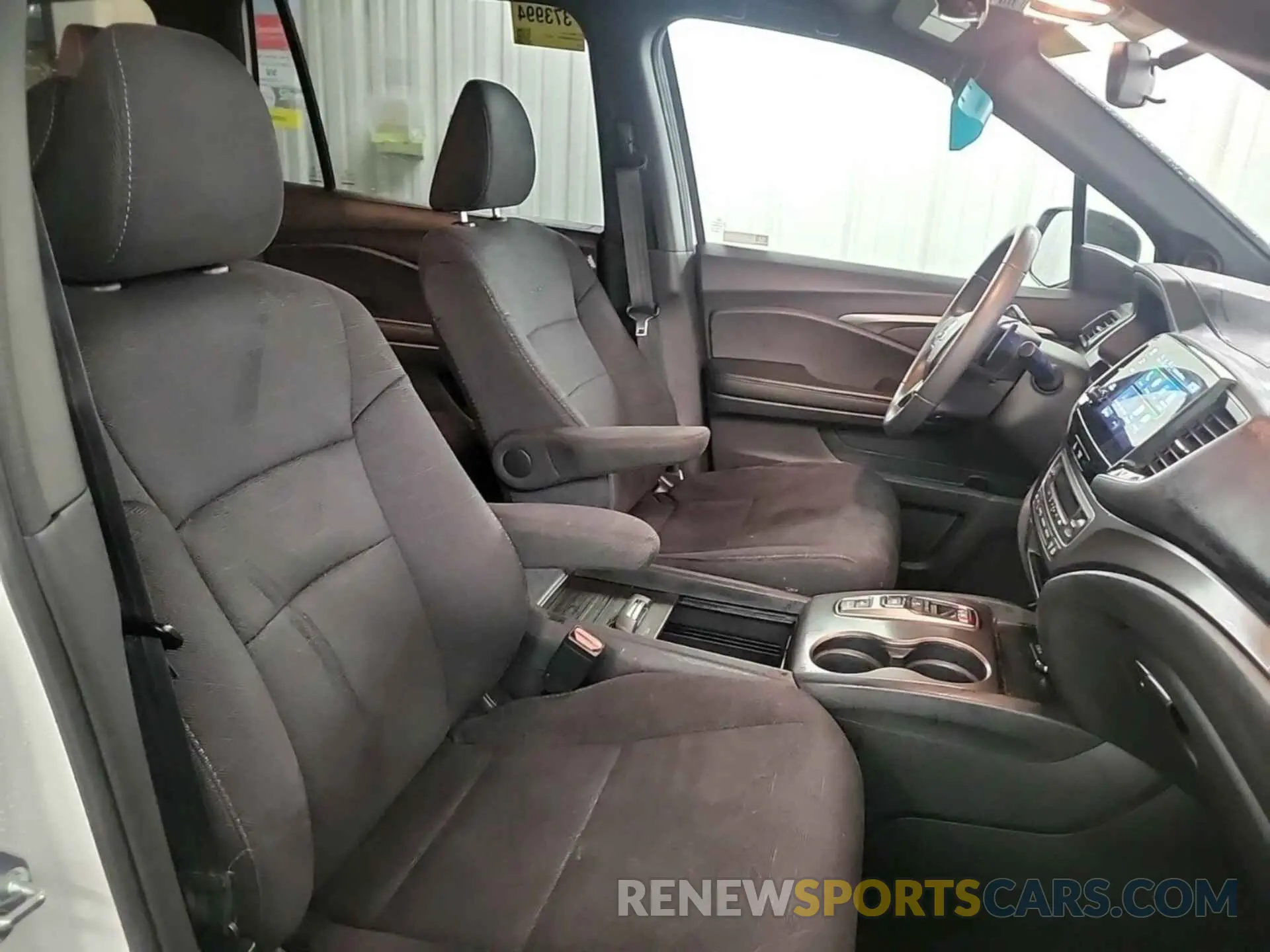 16 Photograph of a damaged car 5FNYF6H38NB082894 HONDA PILOT 2022