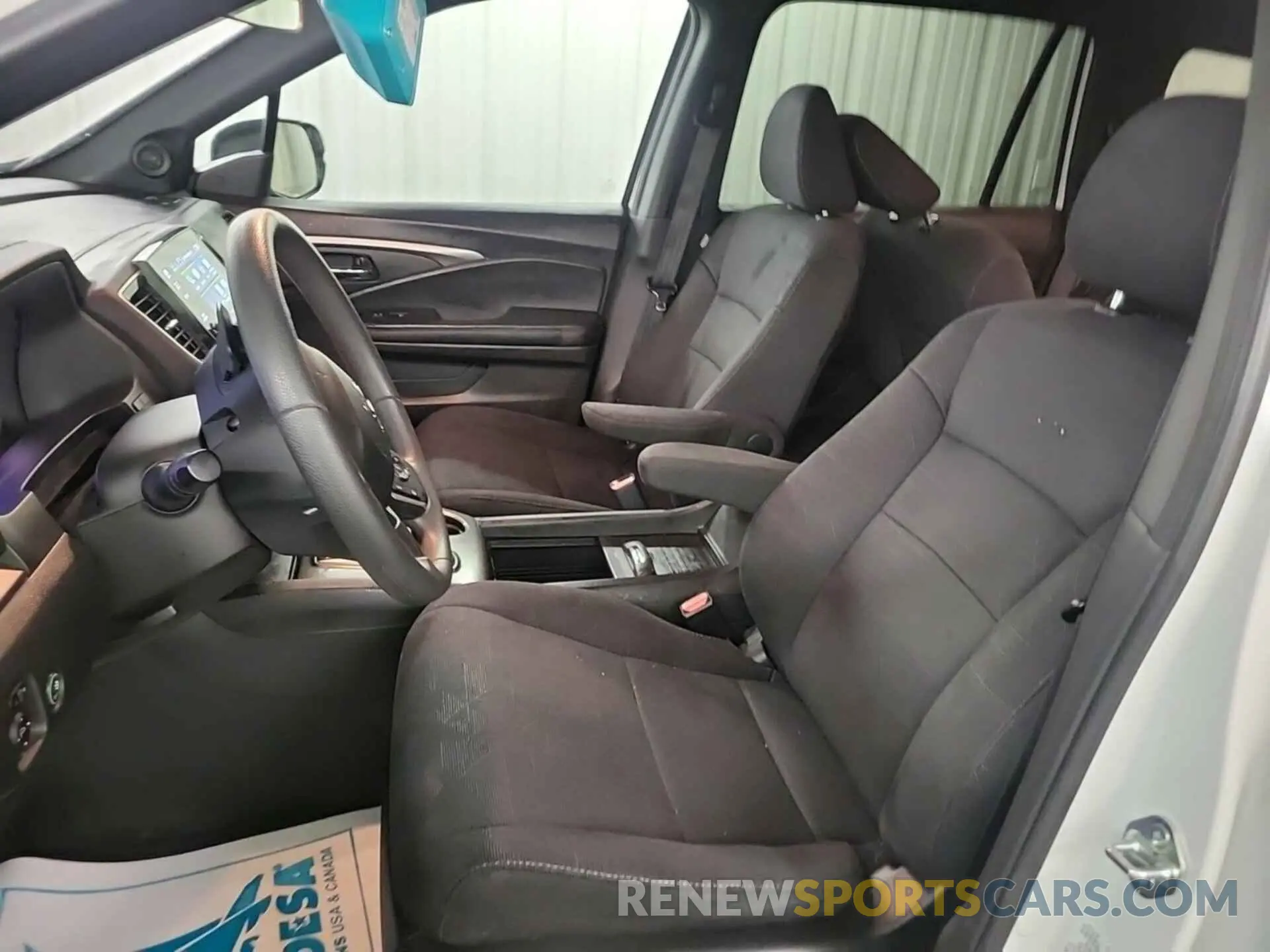 29 Photograph of a damaged car 5FNYF6H38NB082894 HONDA PILOT 2022