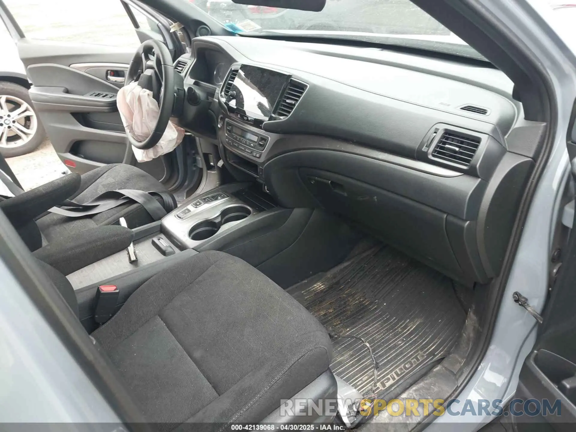 5 Photograph of a damaged car 5FNYF6H39NB085805 HONDA PILOT 2022