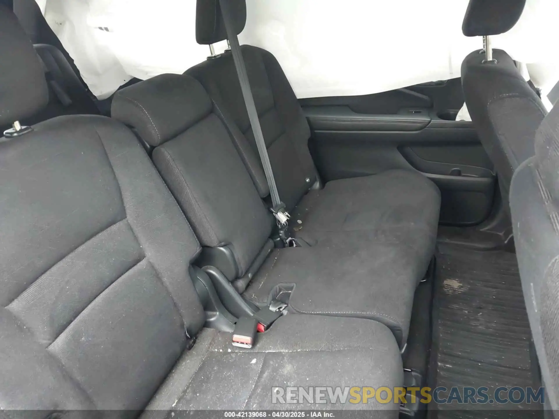 8 Photograph of a damaged car 5FNYF6H39NB085805 HONDA PILOT 2022