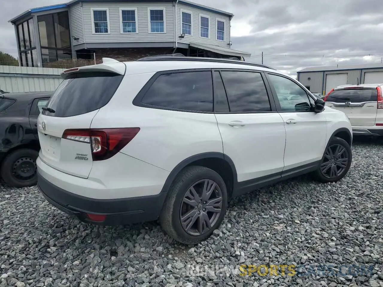 3 Photograph of a damaged car 5FNYF6H3XNB067538 HONDA PILOT 2022