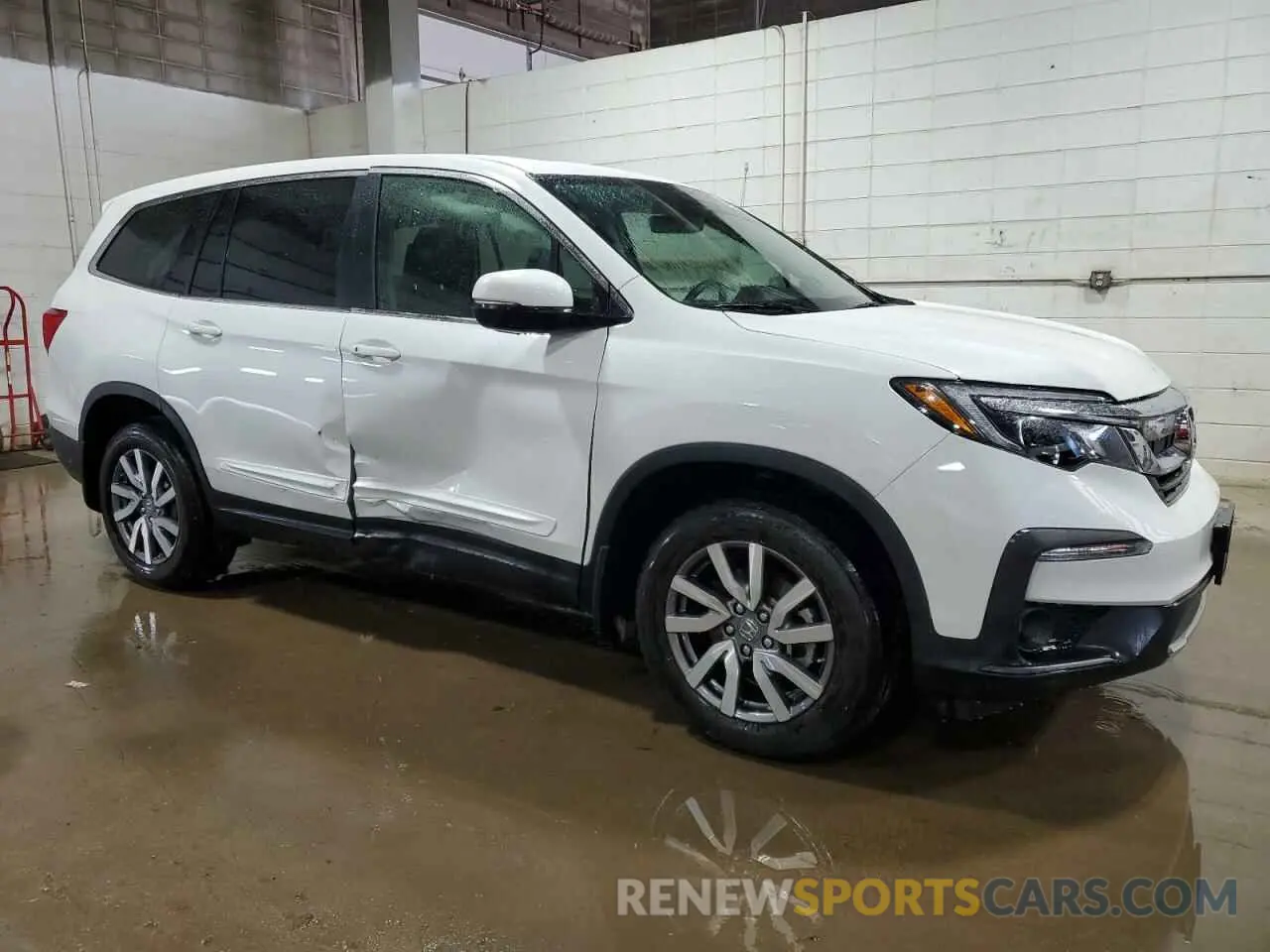 4 Photograph of a damaged car 5FNYF6H50NB099934 HONDA PILOT 2022