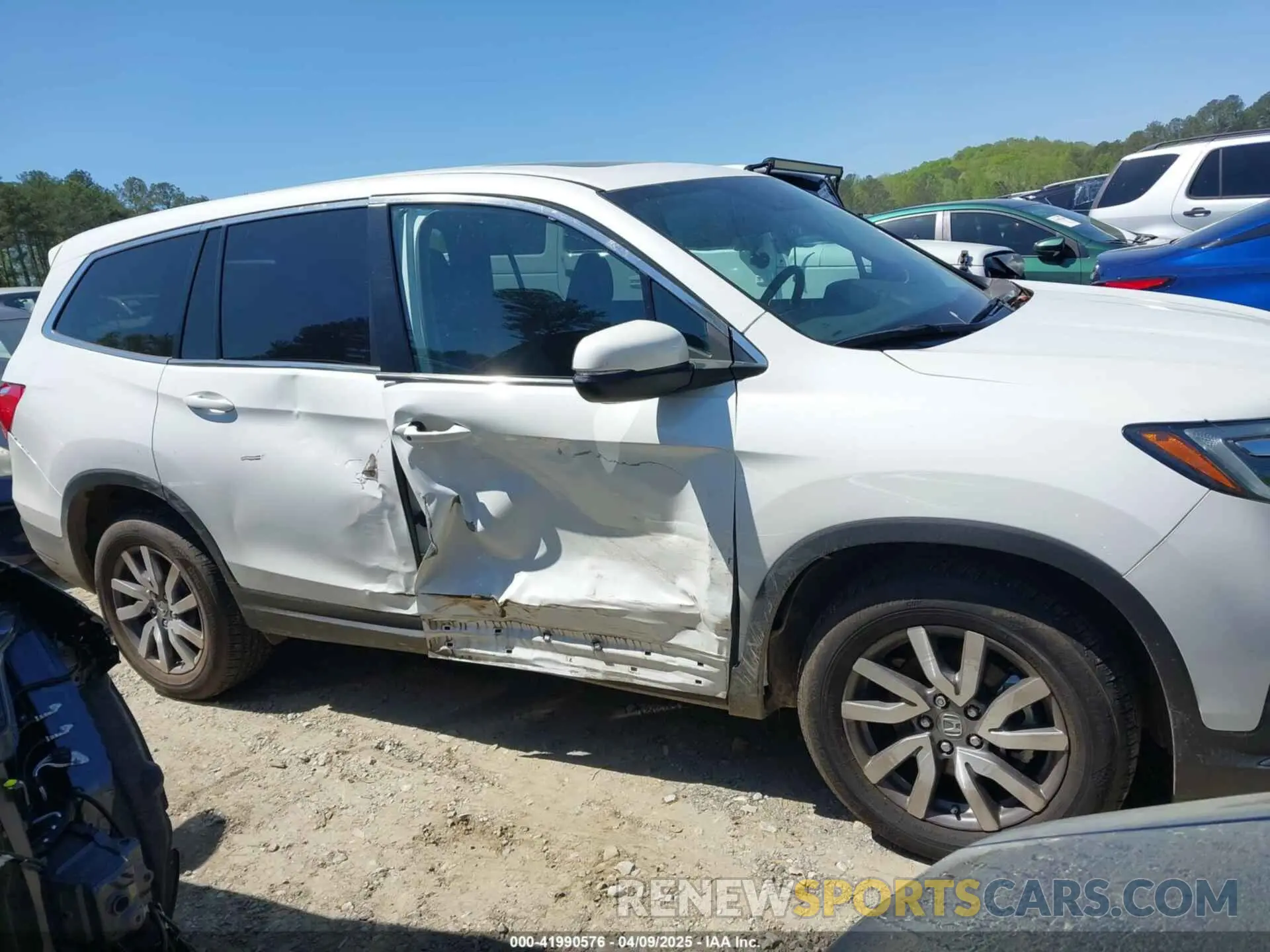 13 Photograph of a damaged car 5FNYF6H51NB014258 HONDA PILOT 2022