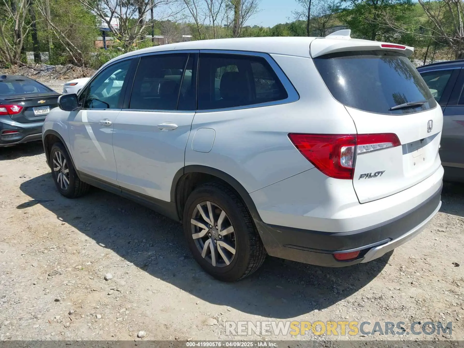 3 Photograph of a damaged car 5FNYF6H51NB014258 HONDA PILOT 2022