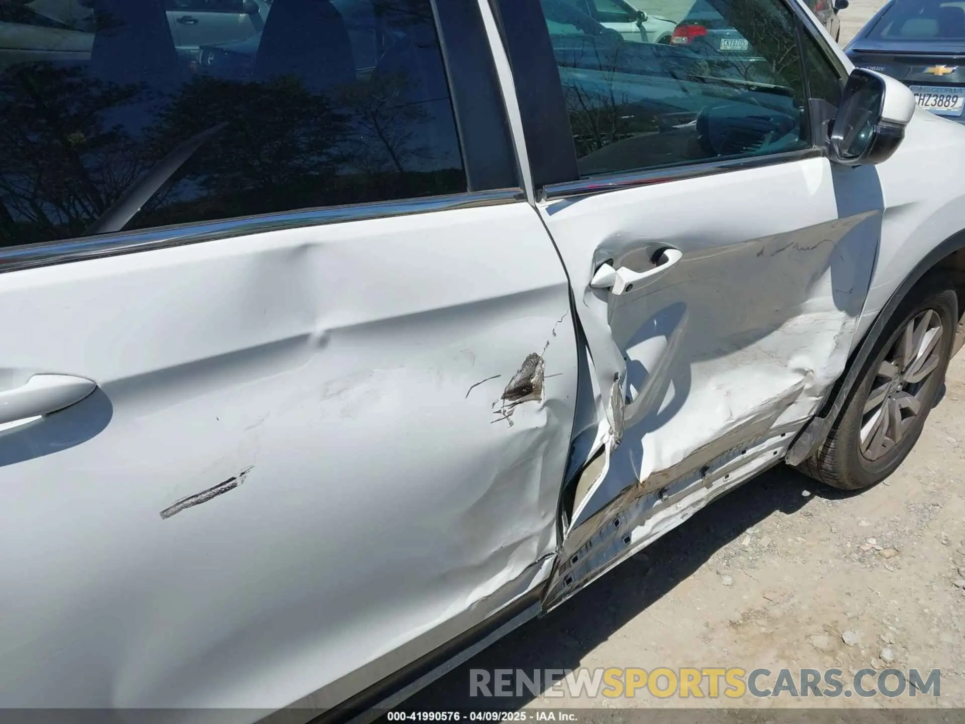 6 Photograph of a damaged car 5FNYF6H51NB014258 HONDA PILOT 2022