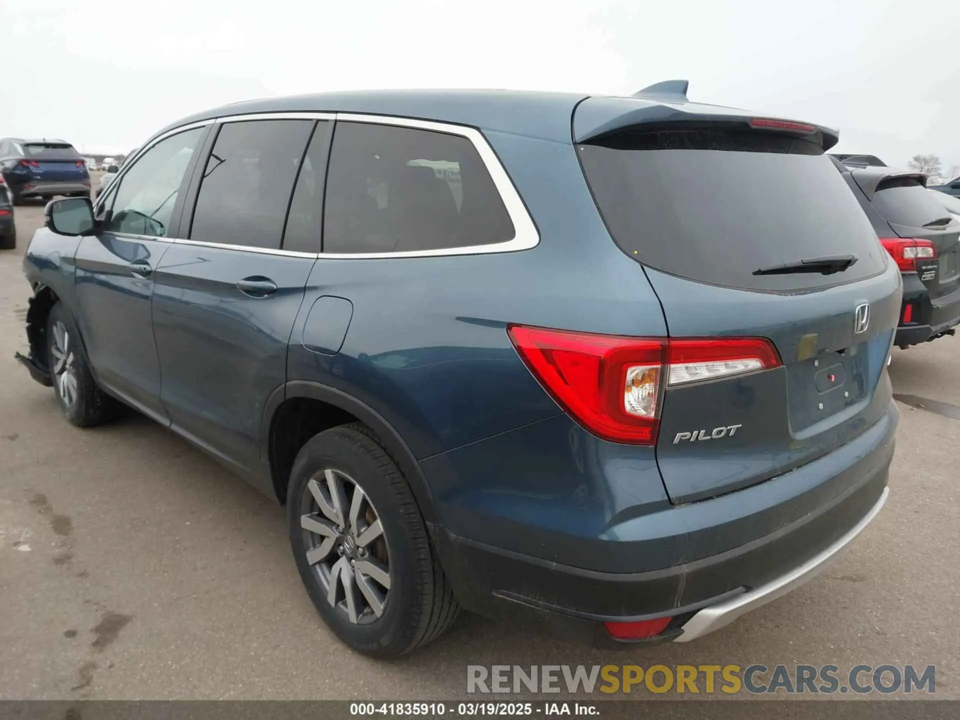 3 Photograph of a damaged car 5FNYF6H51NB018567 HONDA PILOT 2022