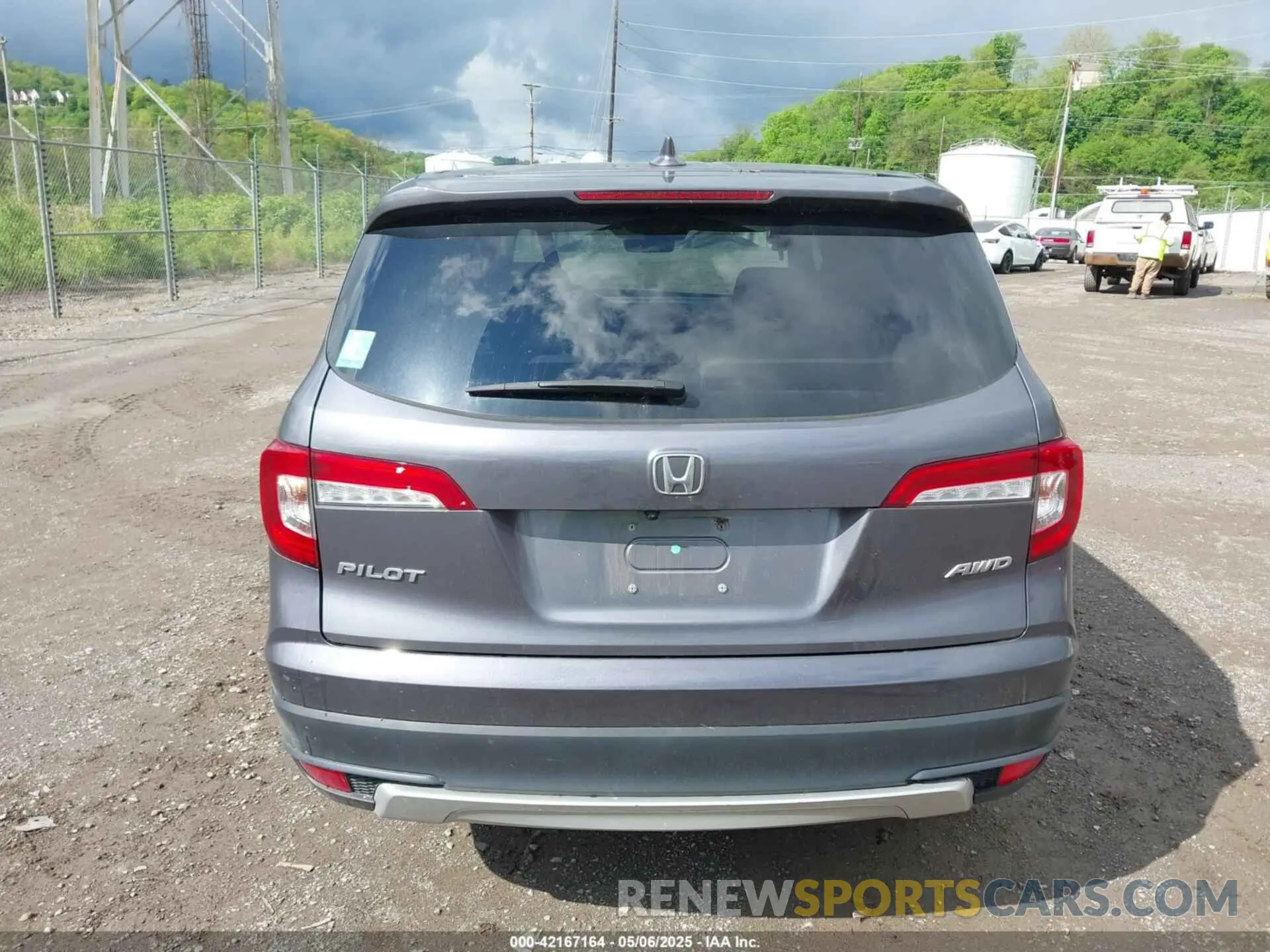 16 Photograph of a damaged car 5FNYF6H51NB036552 HONDA PILOT 2022