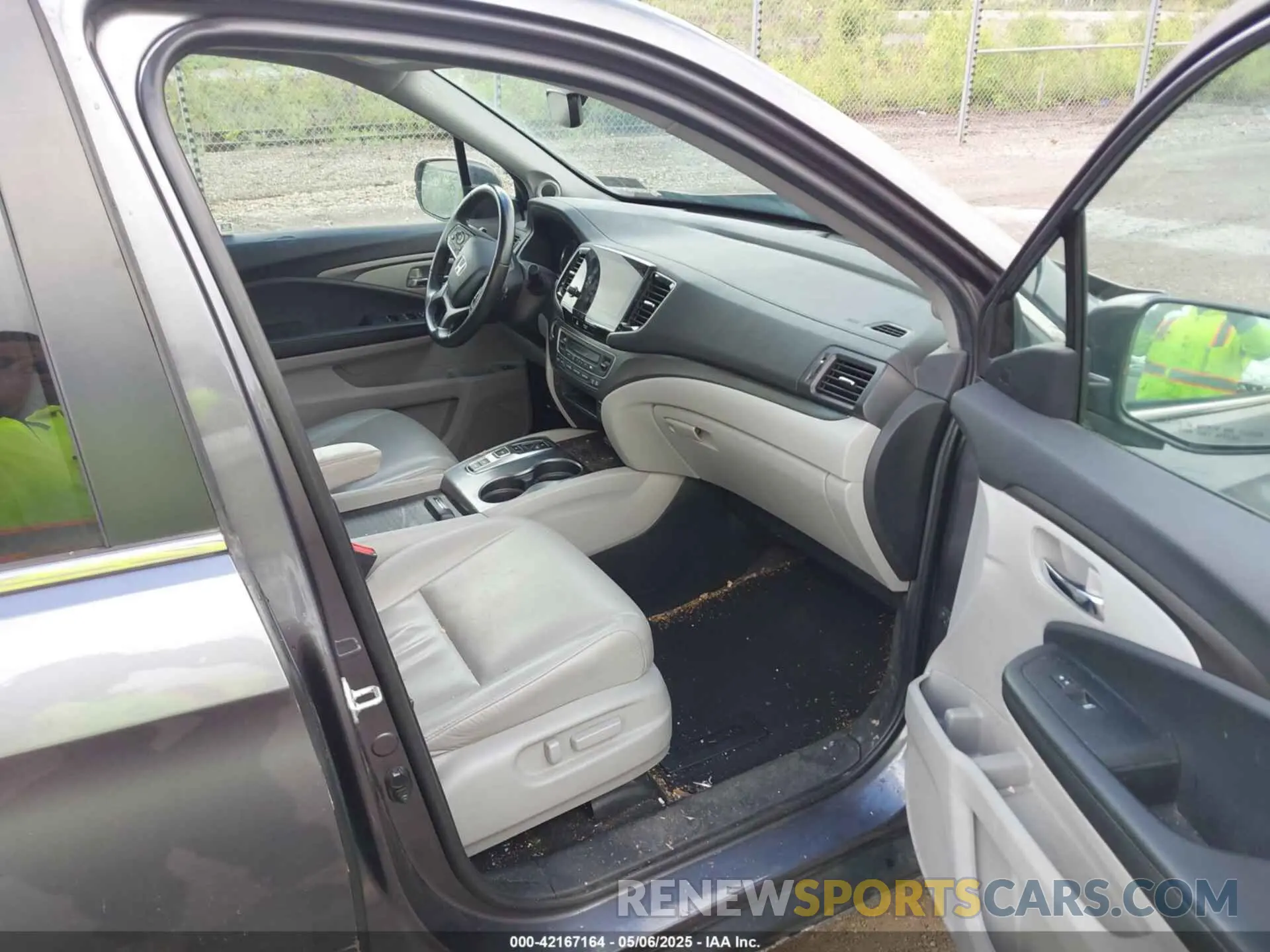 5 Photograph of a damaged car 5FNYF6H51NB036552 HONDA PILOT 2022