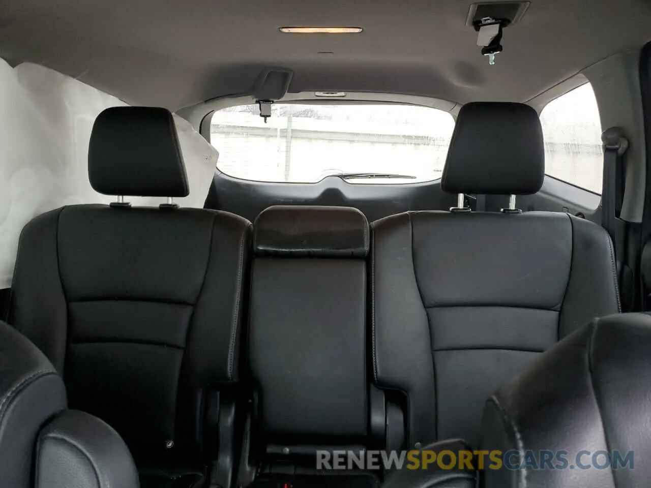 10 Photograph of a damaged car 5FNYF6H52NB009313 HONDA PILOT 2022