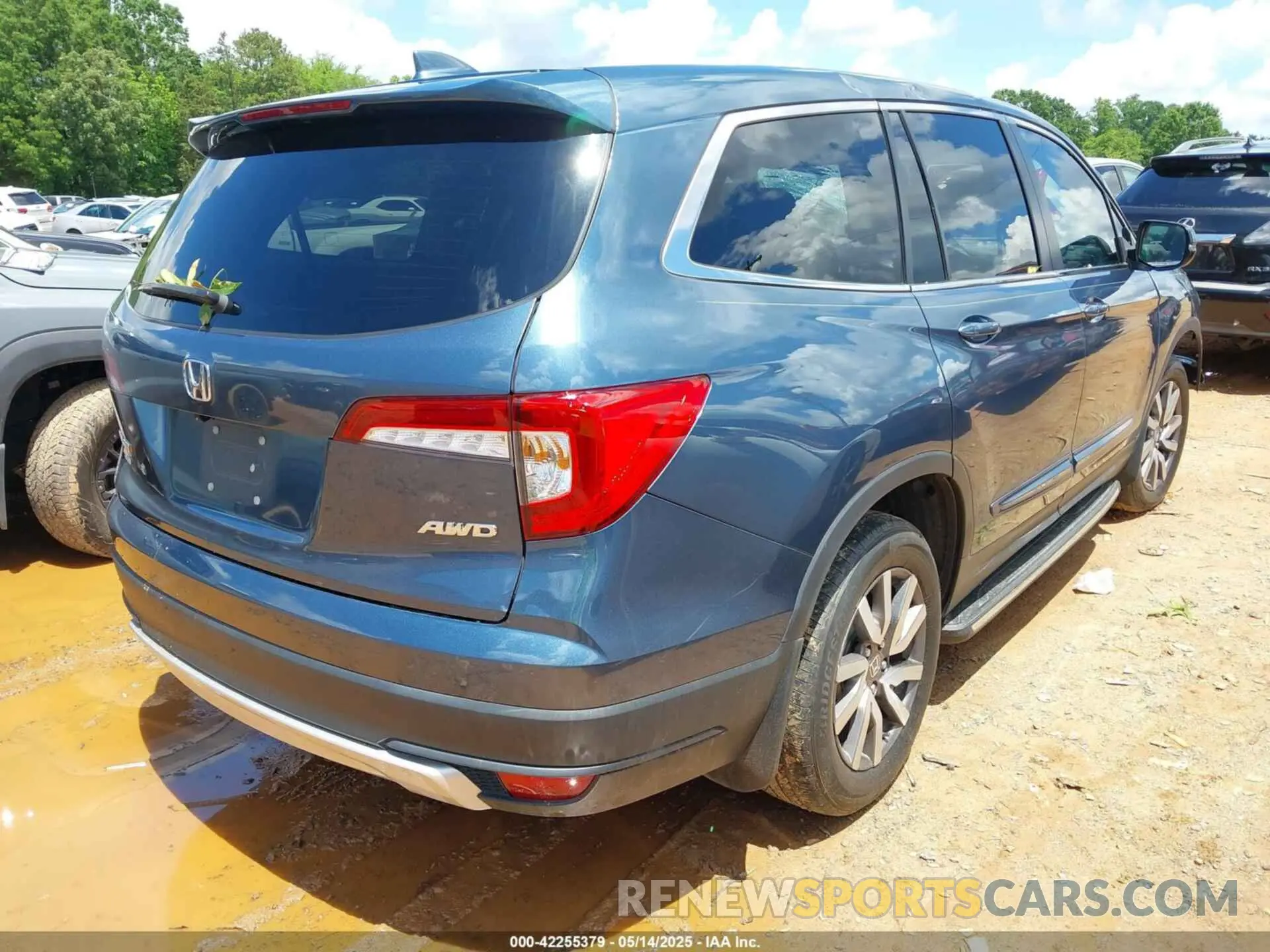 4 Photograph of a damaged car 5FNYF6H53NB023298 HONDA PILOT 2022