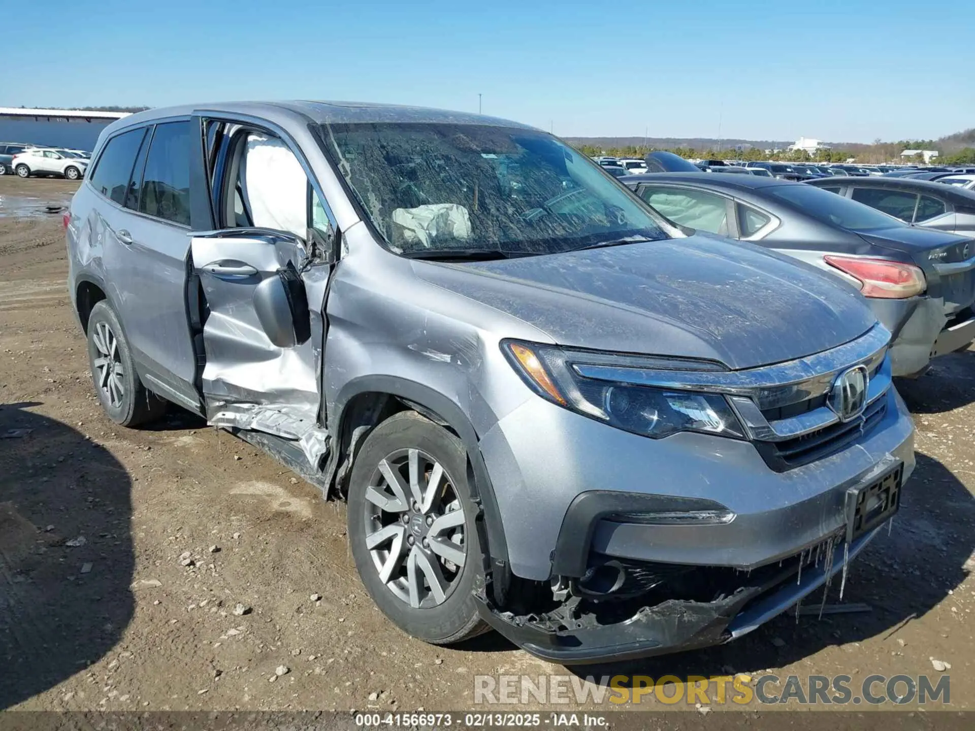 1 Photograph of a damaged car 5FNYF6H54NB018613 HONDA PILOT 2022