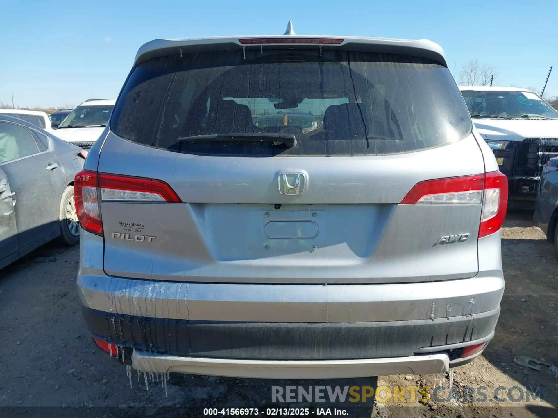 16 Photograph of a damaged car 5FNYF6H54NB018613 HONDA PILOT 2022