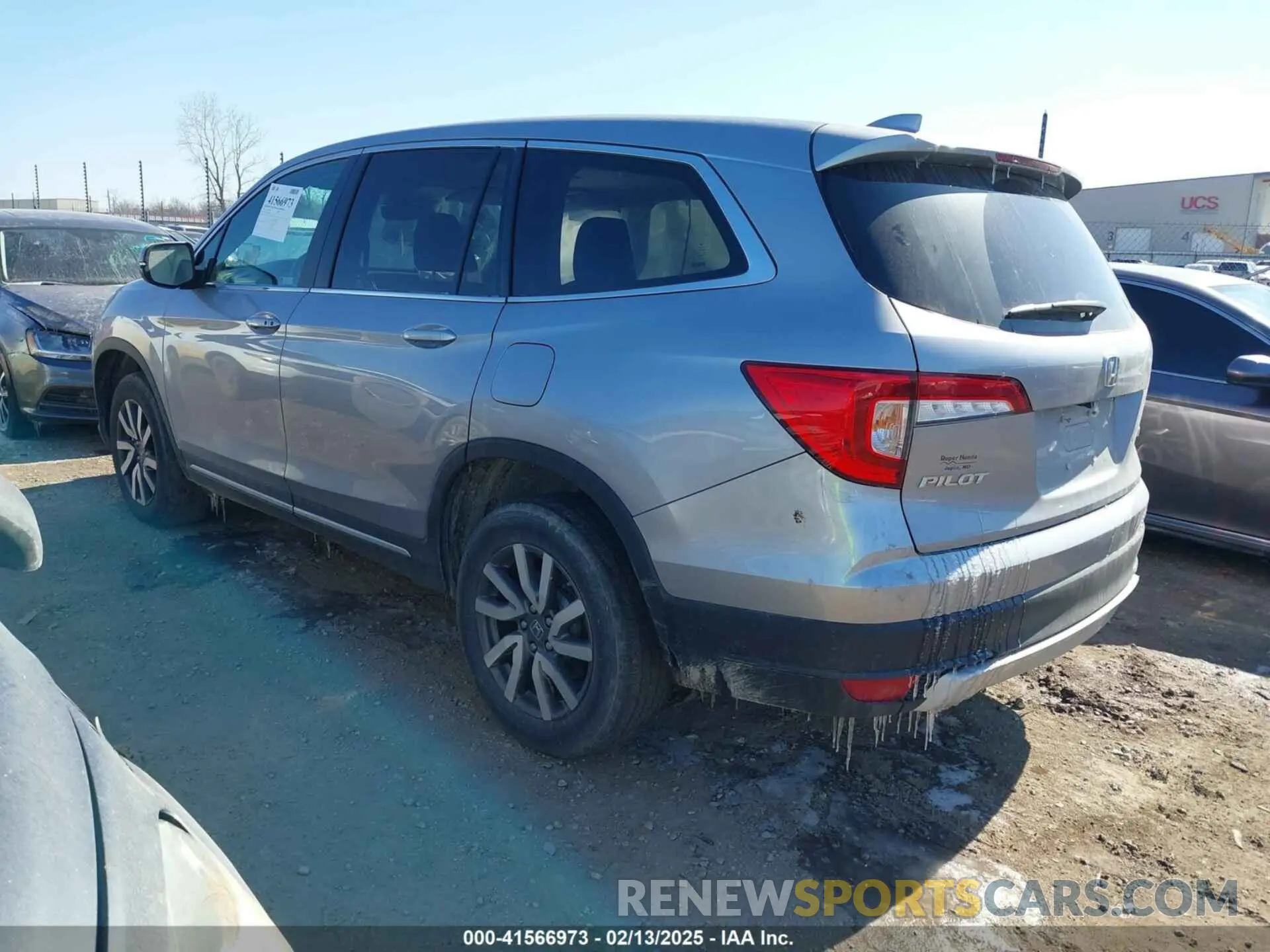 3 Photograph of a damaged car 5FNYF6H54NB018613 HONDA PILOT 2022