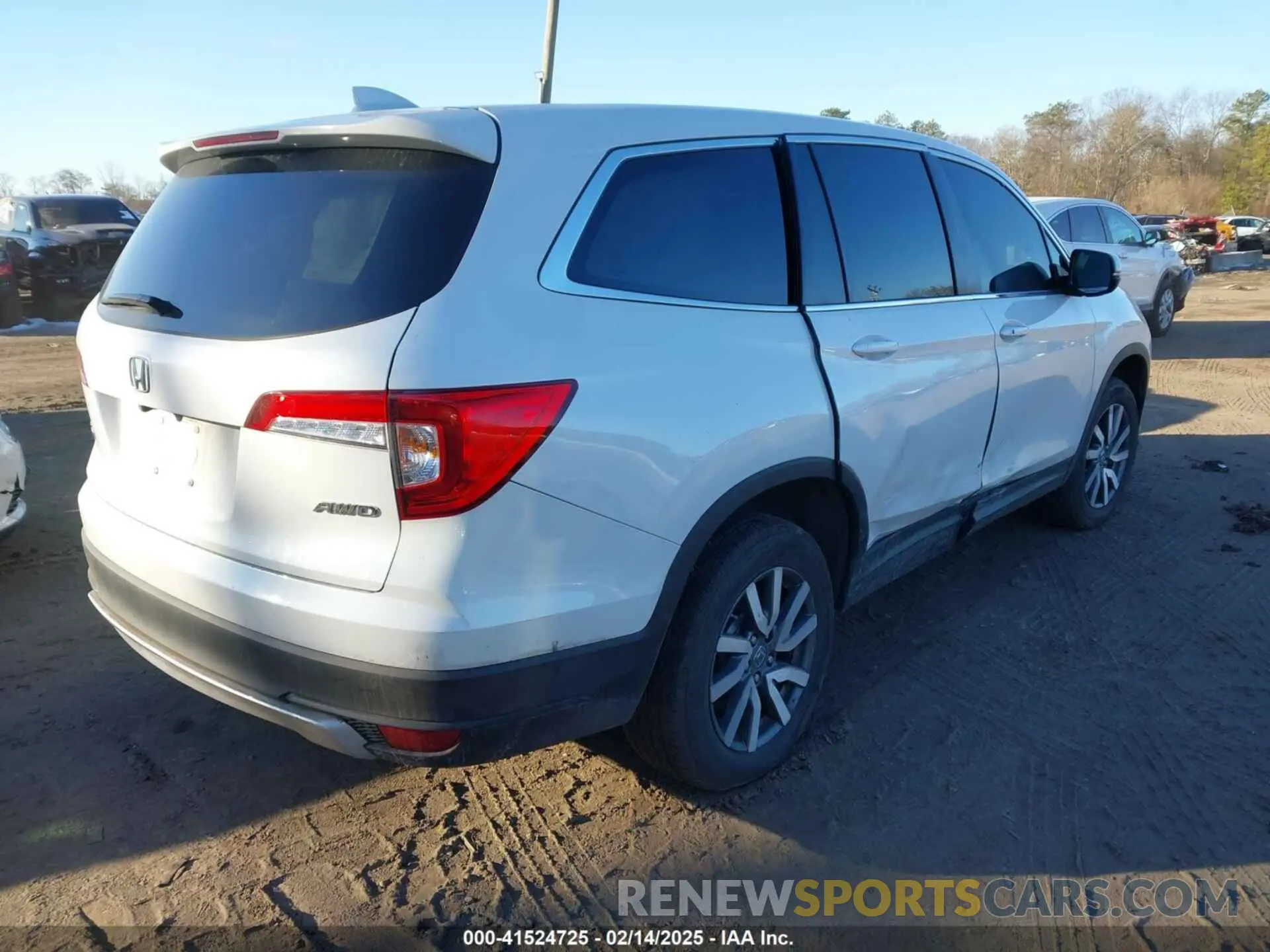 4 Photograph of a damaged car 5FNYF6H54NB084899 HONDA PILOT 2022
