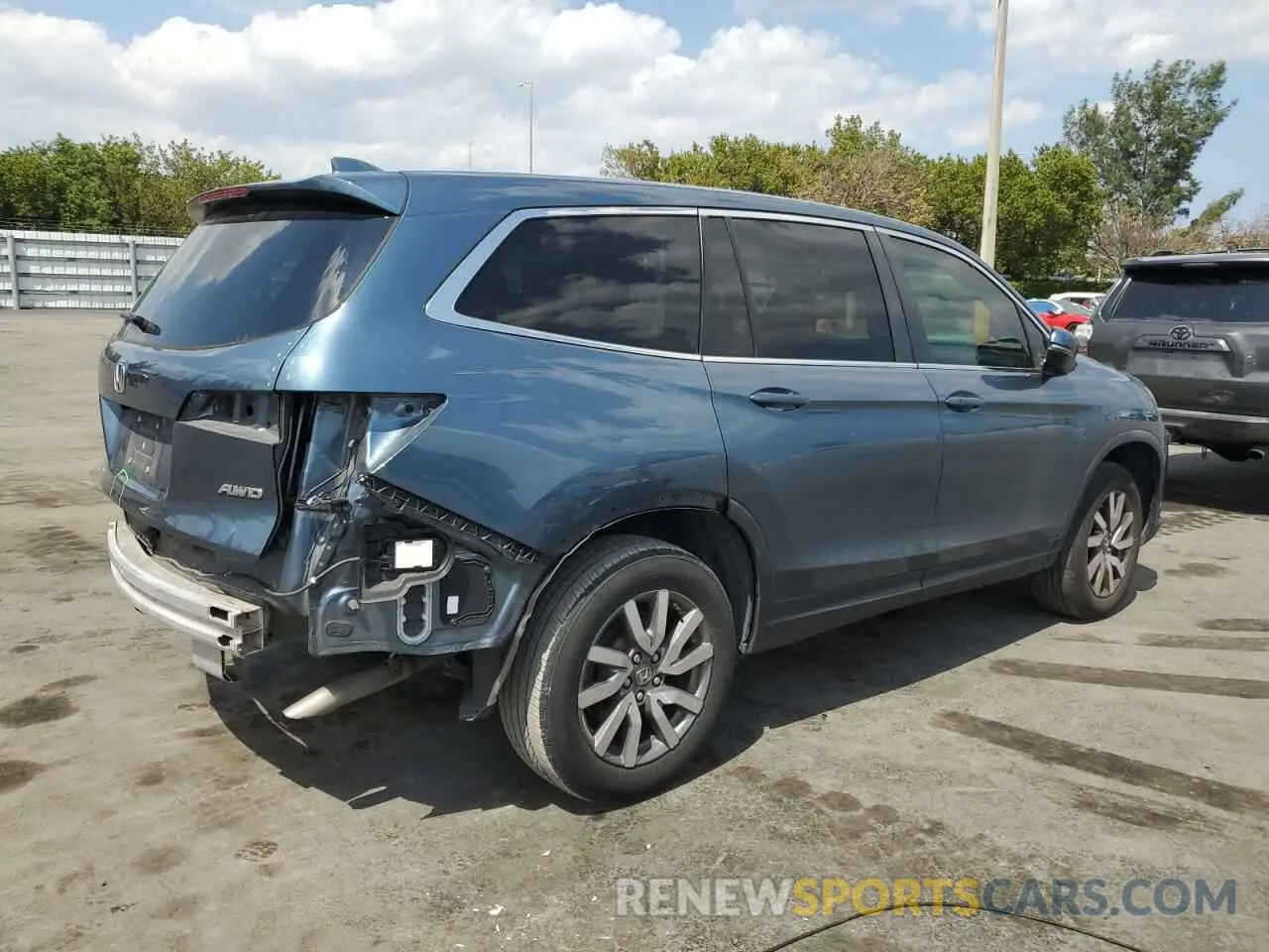 3 Photograph of a damaged car 5FNYF6H56NB009475 HONDA PILOT 2022