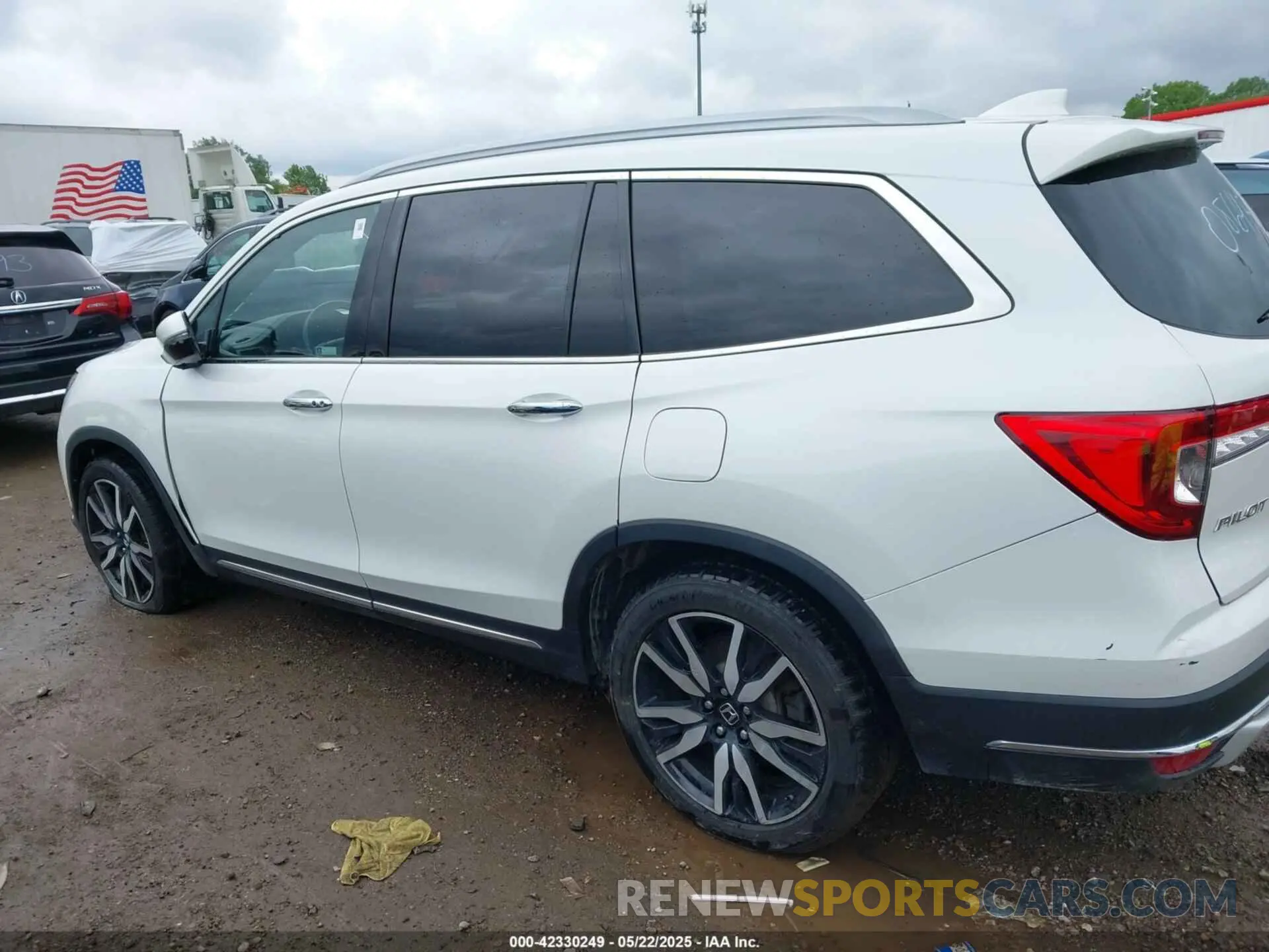 14 Photograph of a damaged car 5FNYF6H63NB086457 HONDA PILOT 2022