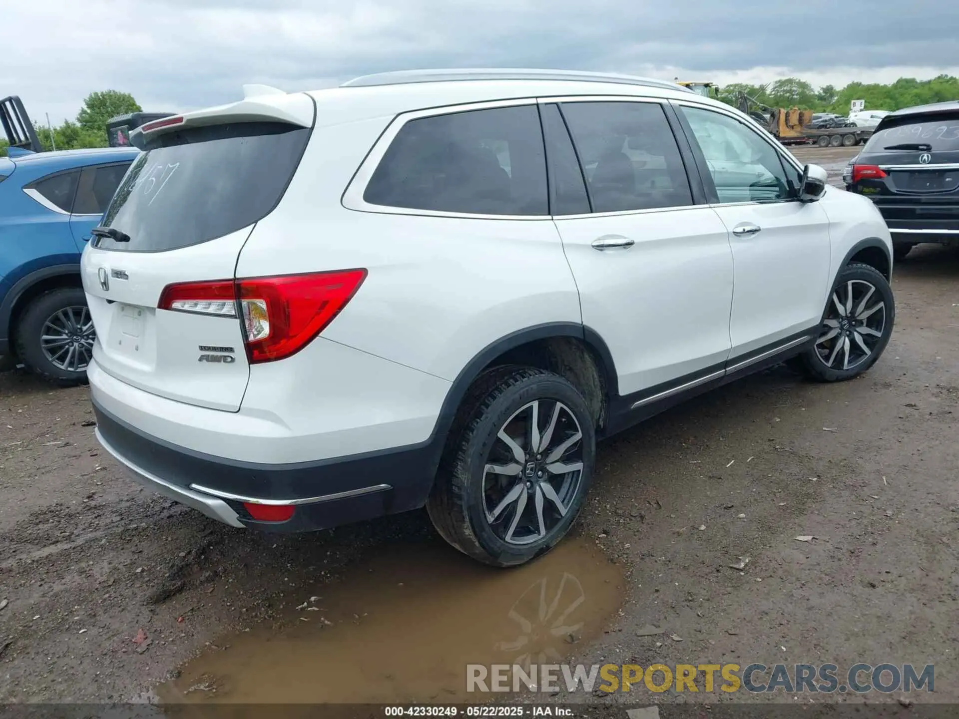 4 Photograph of a damaged car 5FNYF6H63NB086457 HONDA PILOT 2022