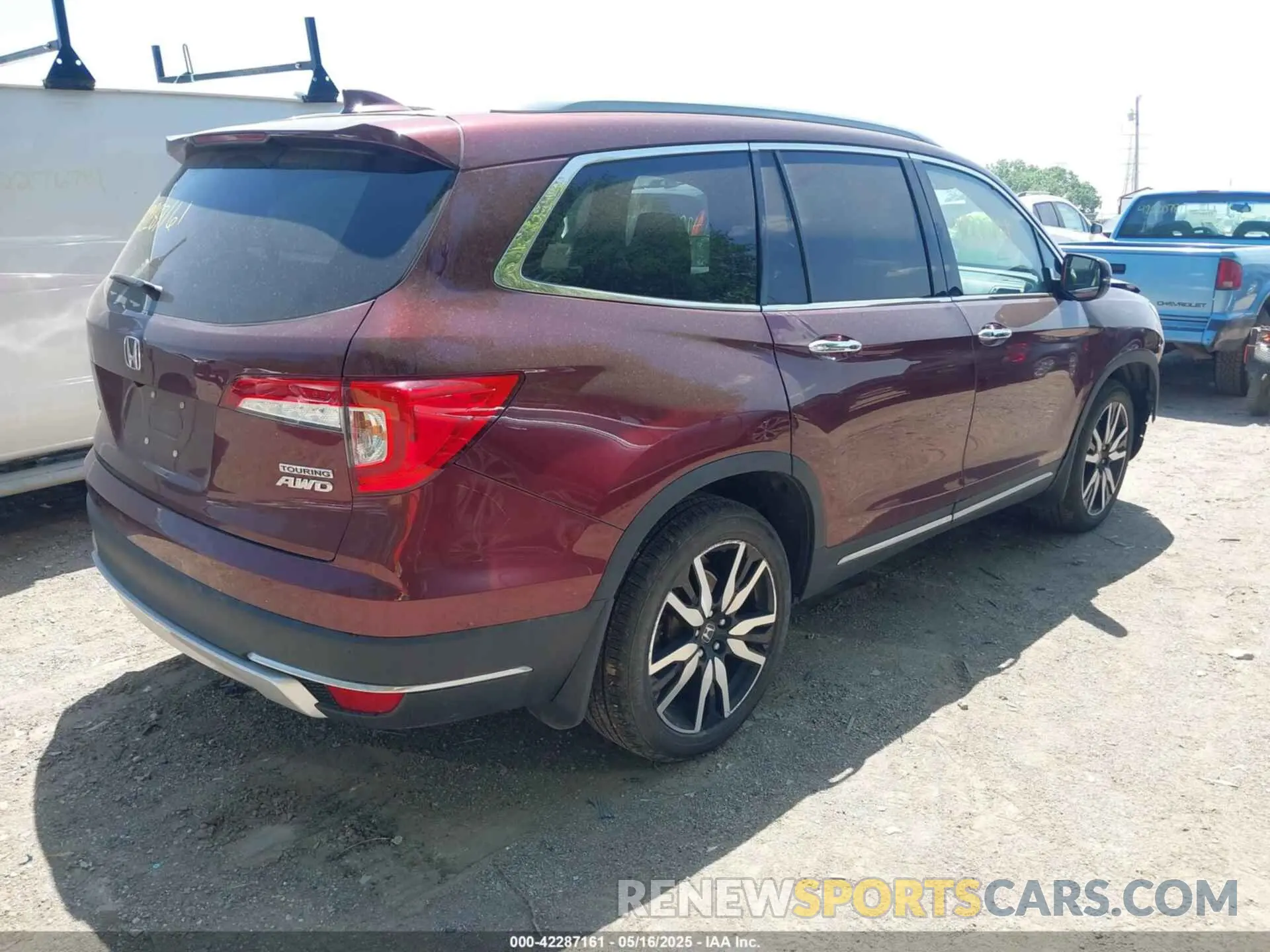 4 Photograph of a damaged car 5FNYF6H64NB072258 HONDA PILOT 2022