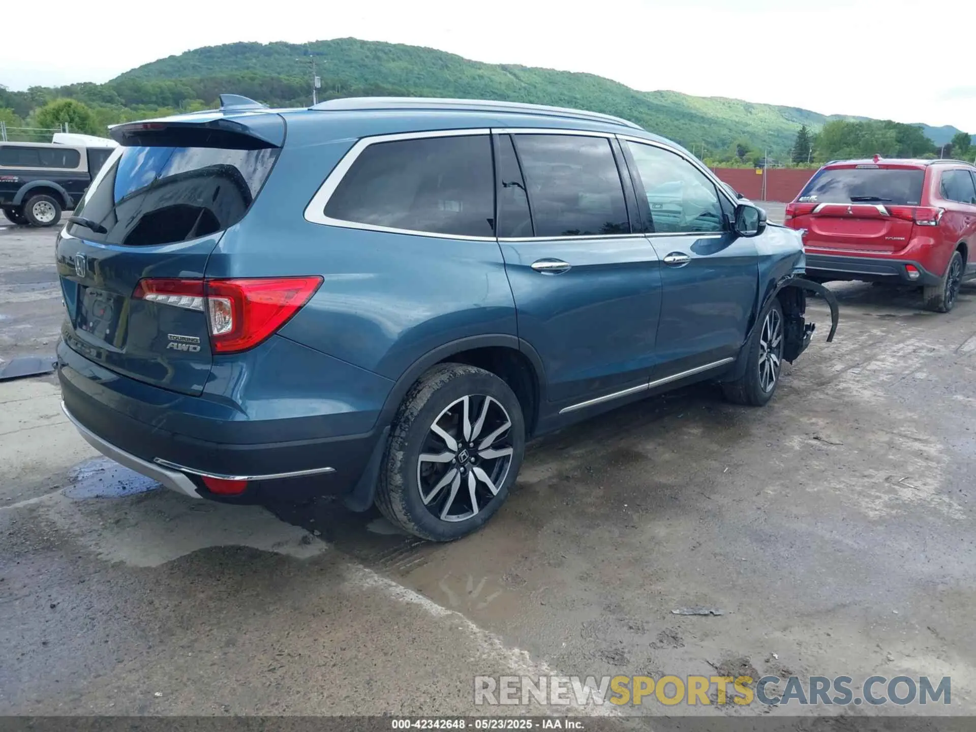 4 Photograph of a damaged car 5FNYF6H68NB011186 HONDA PILOT 2022