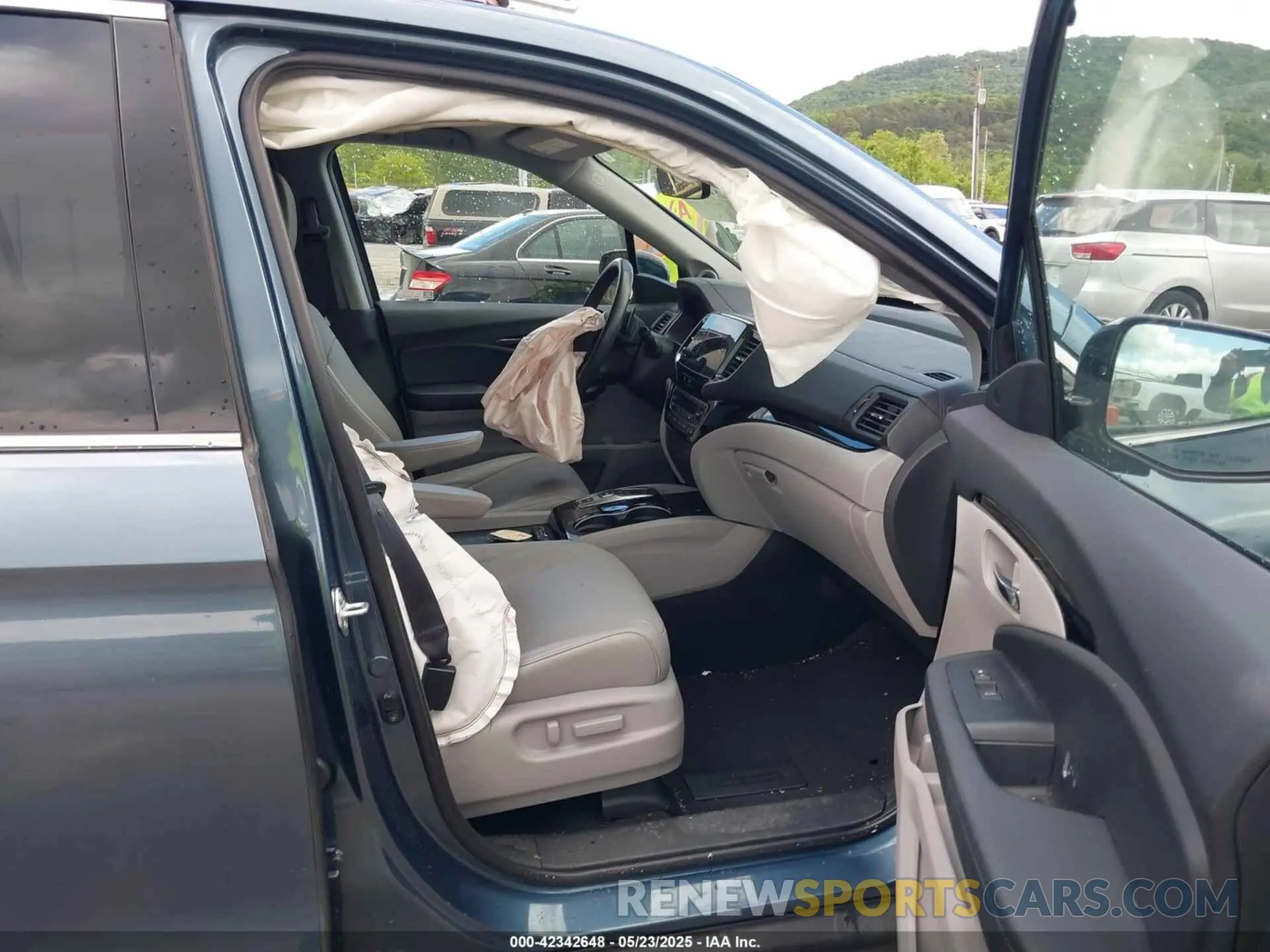 5 Photograph of a damaged car 5FNYF6H68NB011186 HONDA PILOT 2022