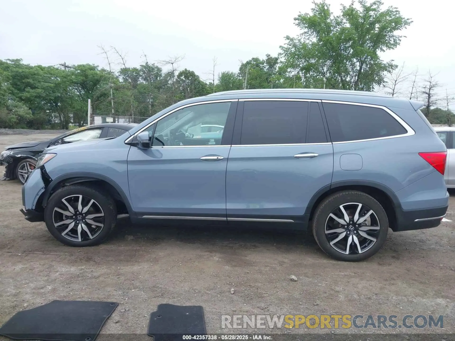 14 Photograph of a damaged car 5FNYF6H68NB056077 HONDA PILOT 2022